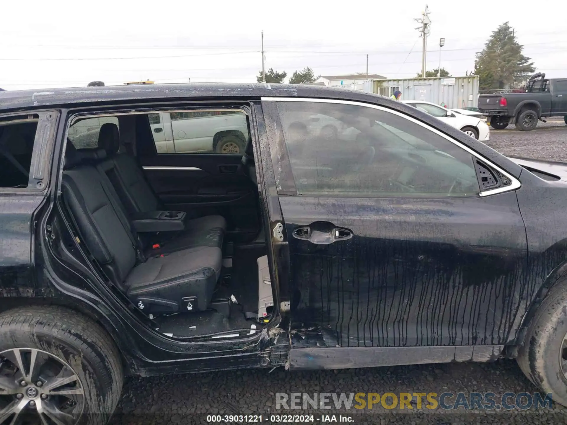 14 fotografías del automóvil dañado 5TDZZRFH4KS293755 TOYOTA HIGHLANDER 2019