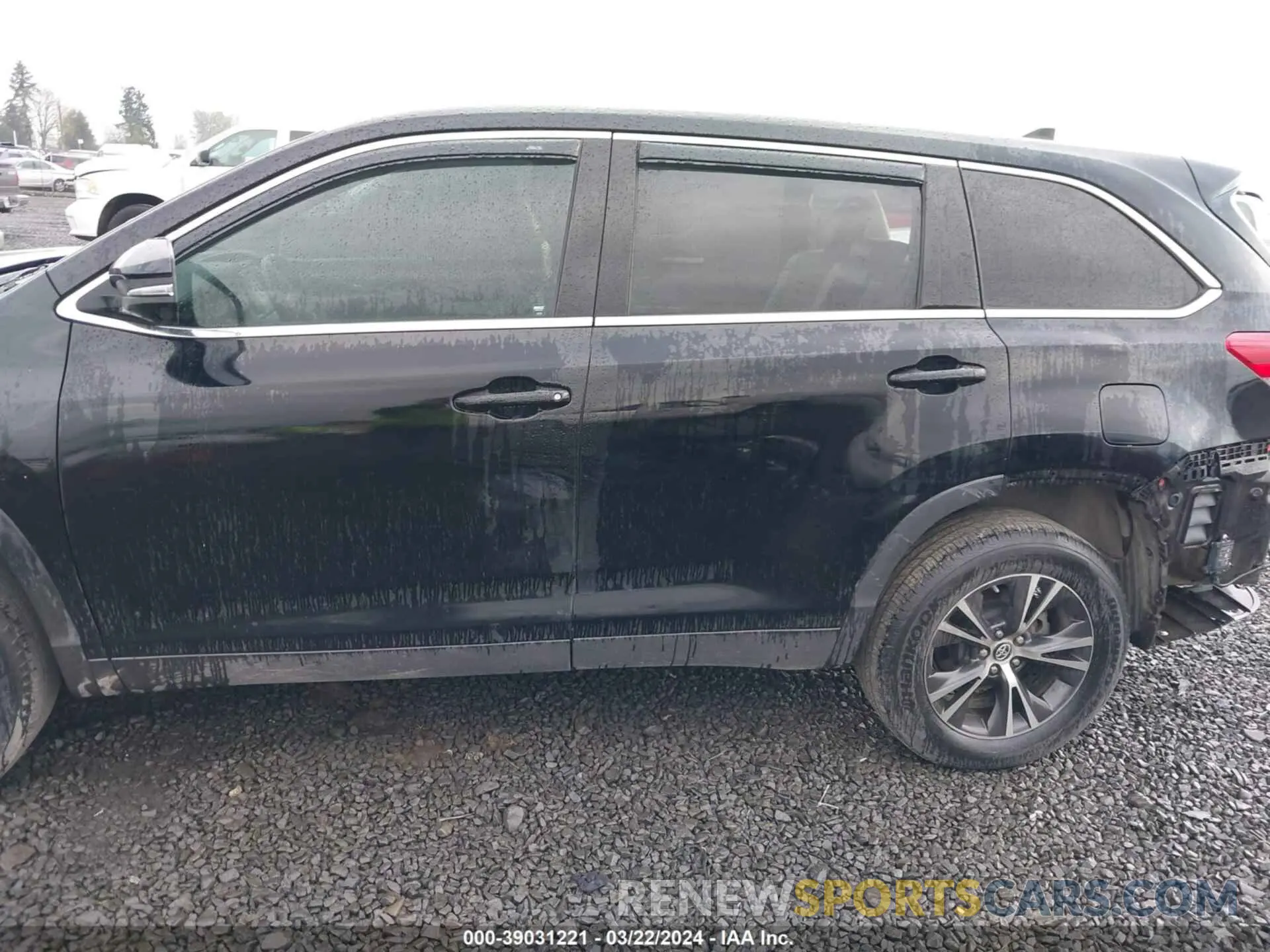 15 fotografías del automóvil dañado 5TDZZRFH4KS293755 TOYOTA HIGHLANDER 2019