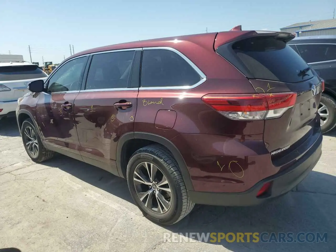2 fotografías del automóvil dañado 5TDZZRFH4KS305161 TOYOTA HIGHLANDER 2019