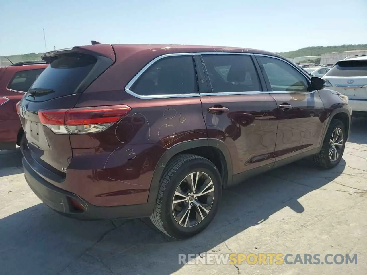 3 fotografías del automóvil dañado 5TDZZRFH4KS305161 TOYOTA HIGHLANDER 2019