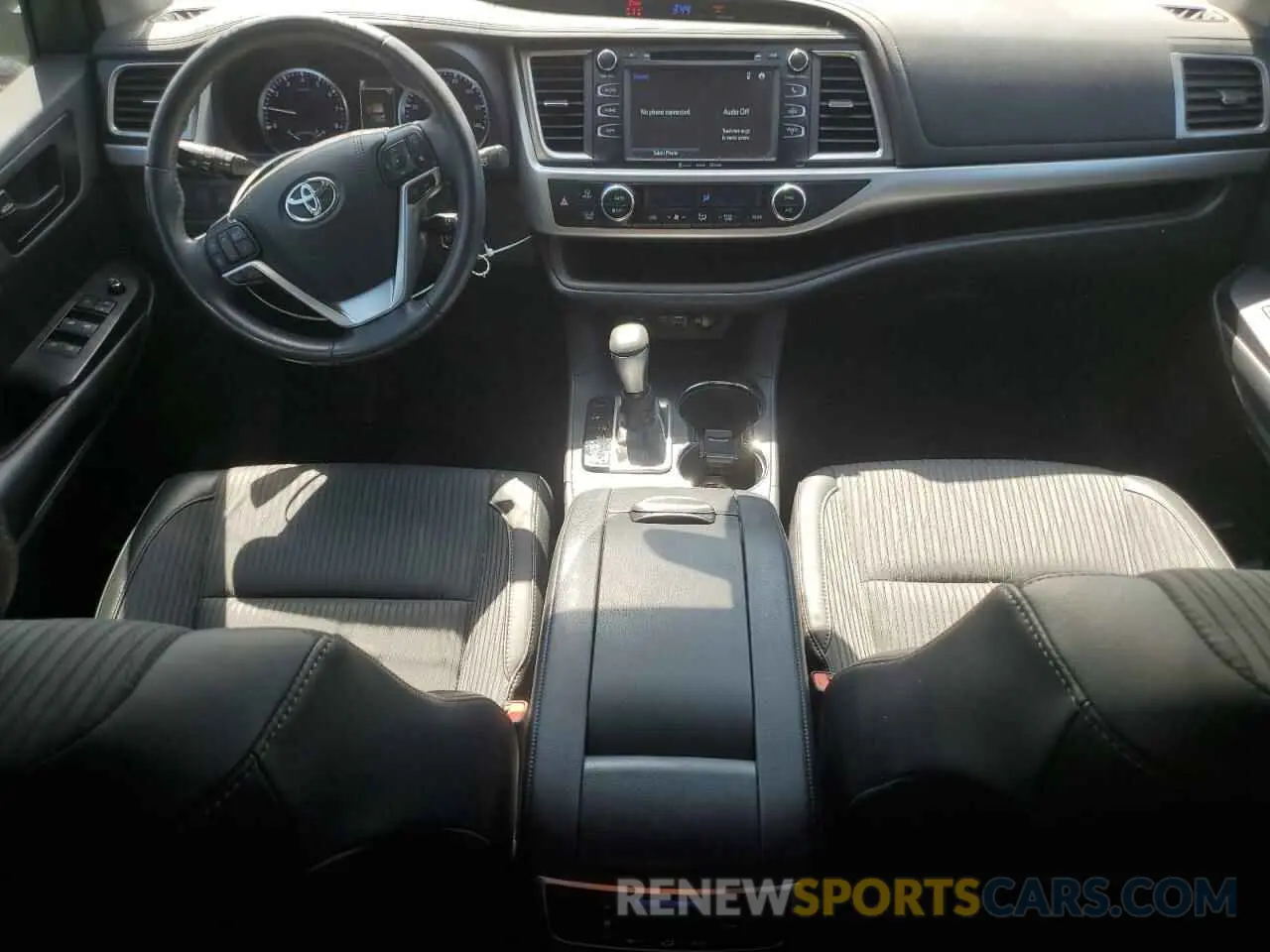 8 fotografías del automóvil dañado 5TDZZRFH4KS305161 TOYOTA HIGHLANDER 2019