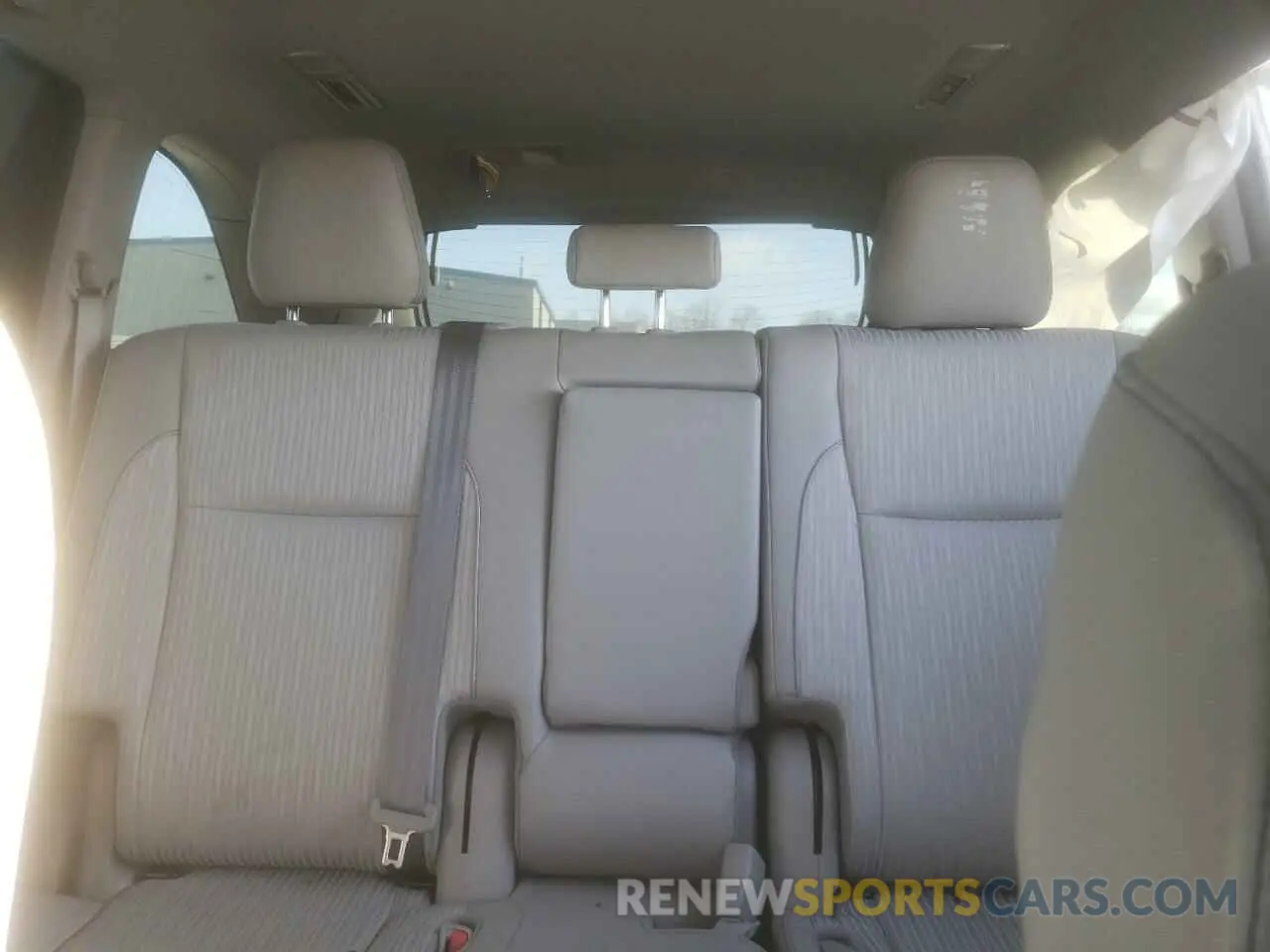 10 fotografías del automóvil dañado 5TDZZRFH4KS306536 TOYOTA HIGHLANDER 2019