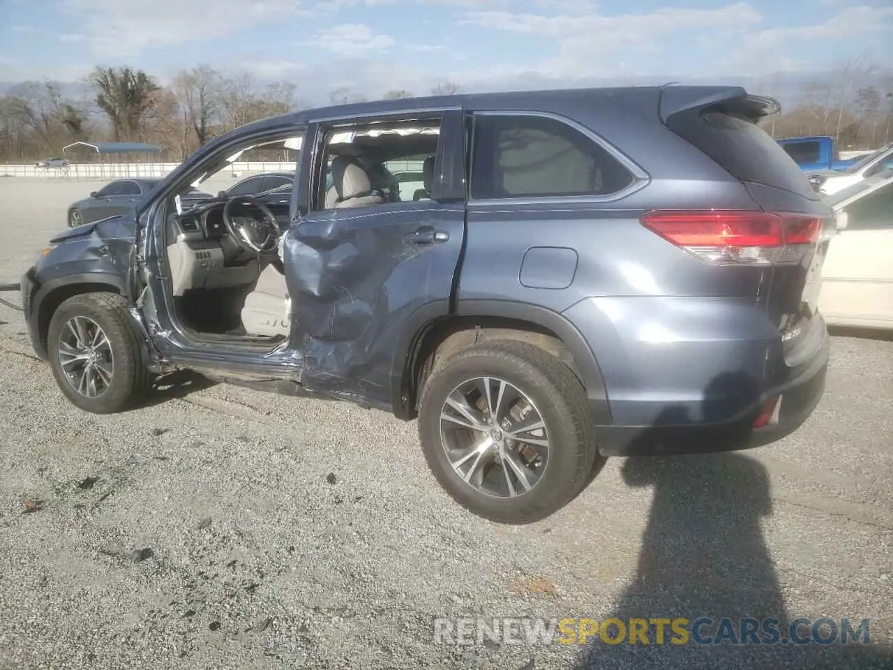 2 fotografías del automóvil dañado 5TDZZRFH4KS306536 TOYOTA HIGHLANDER 2019