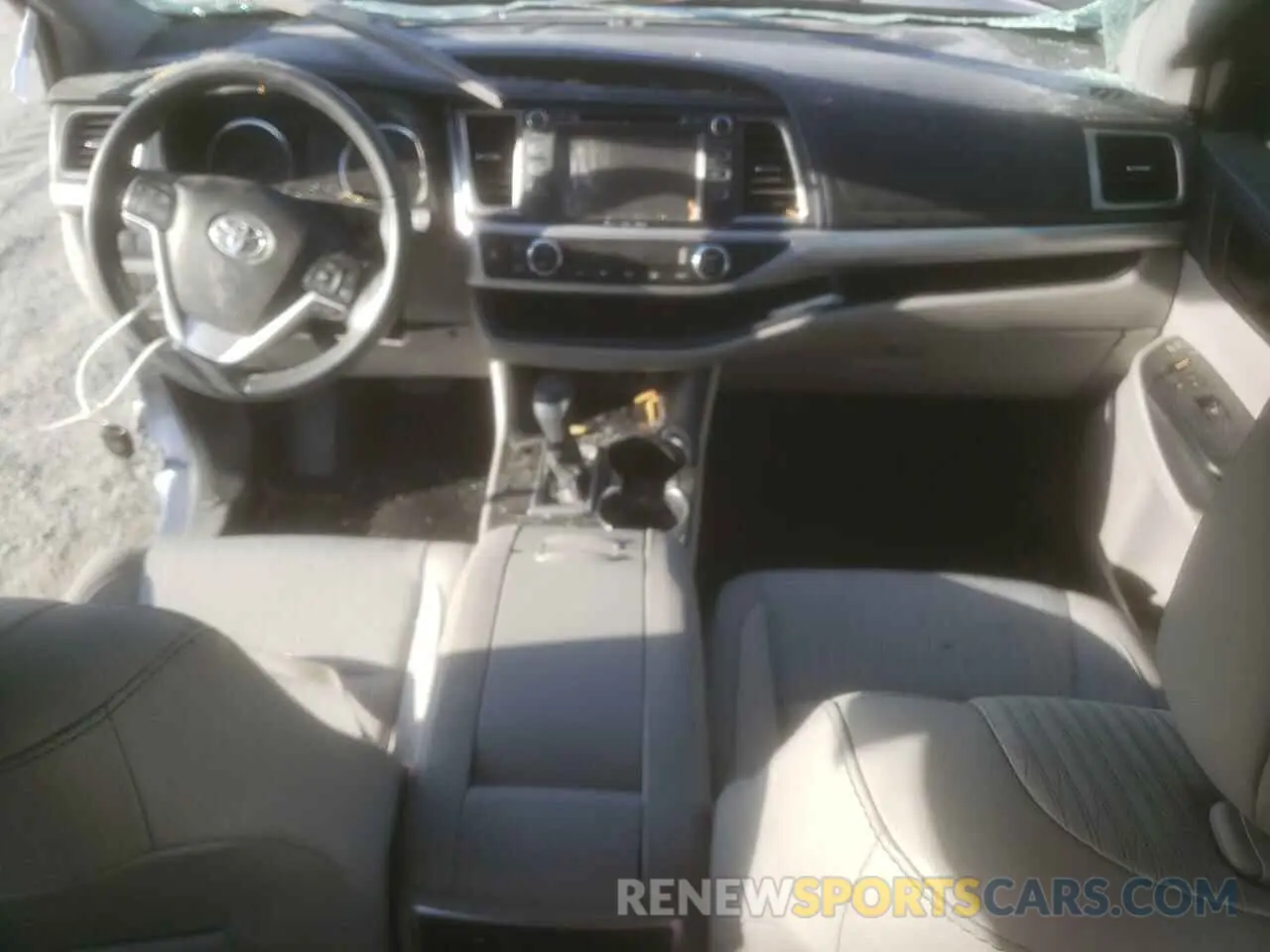 8 fotografías del automóvil dañado 5TDZZRFH4KS306536 TOYOTA HIGHLANDER 2019
