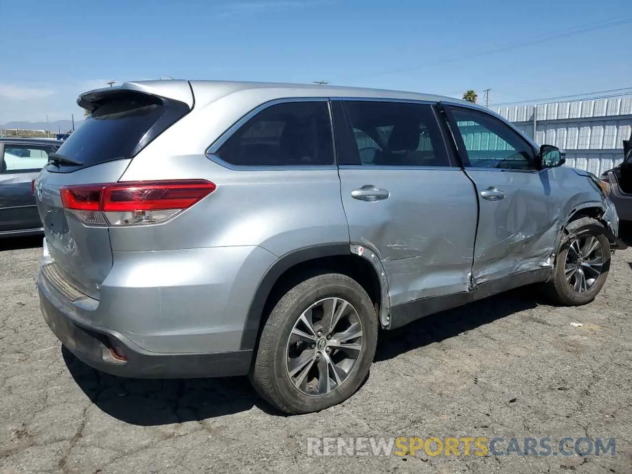 3 fotografías del automóvil dañado 5TDZZRFH4KS309002 TOYOTA HIGHLANDER 2019