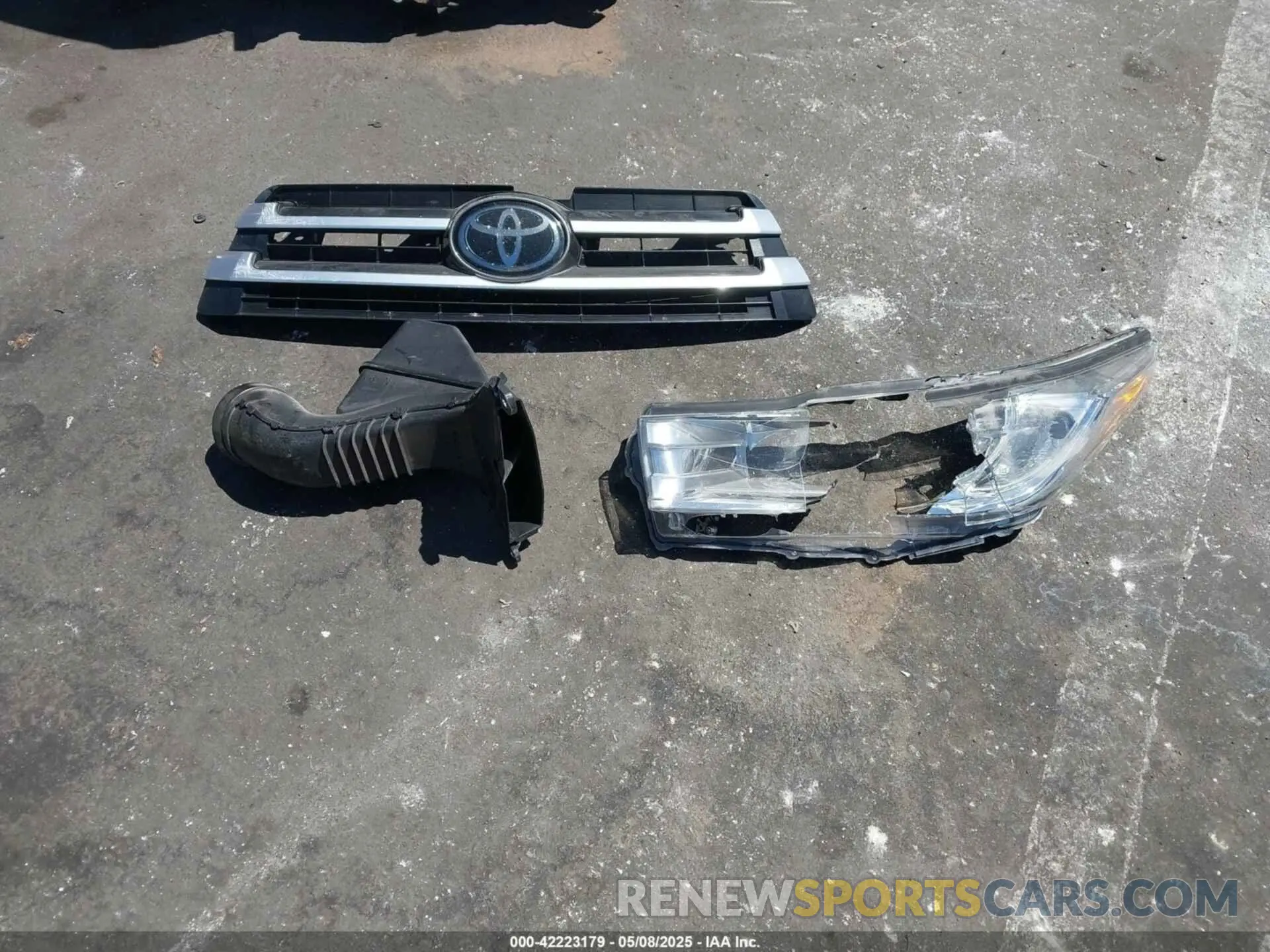 12 fotografías del automóvil dañado 5TDZZRFH4KS335955 TOYOTA HIGHLANDER 2019