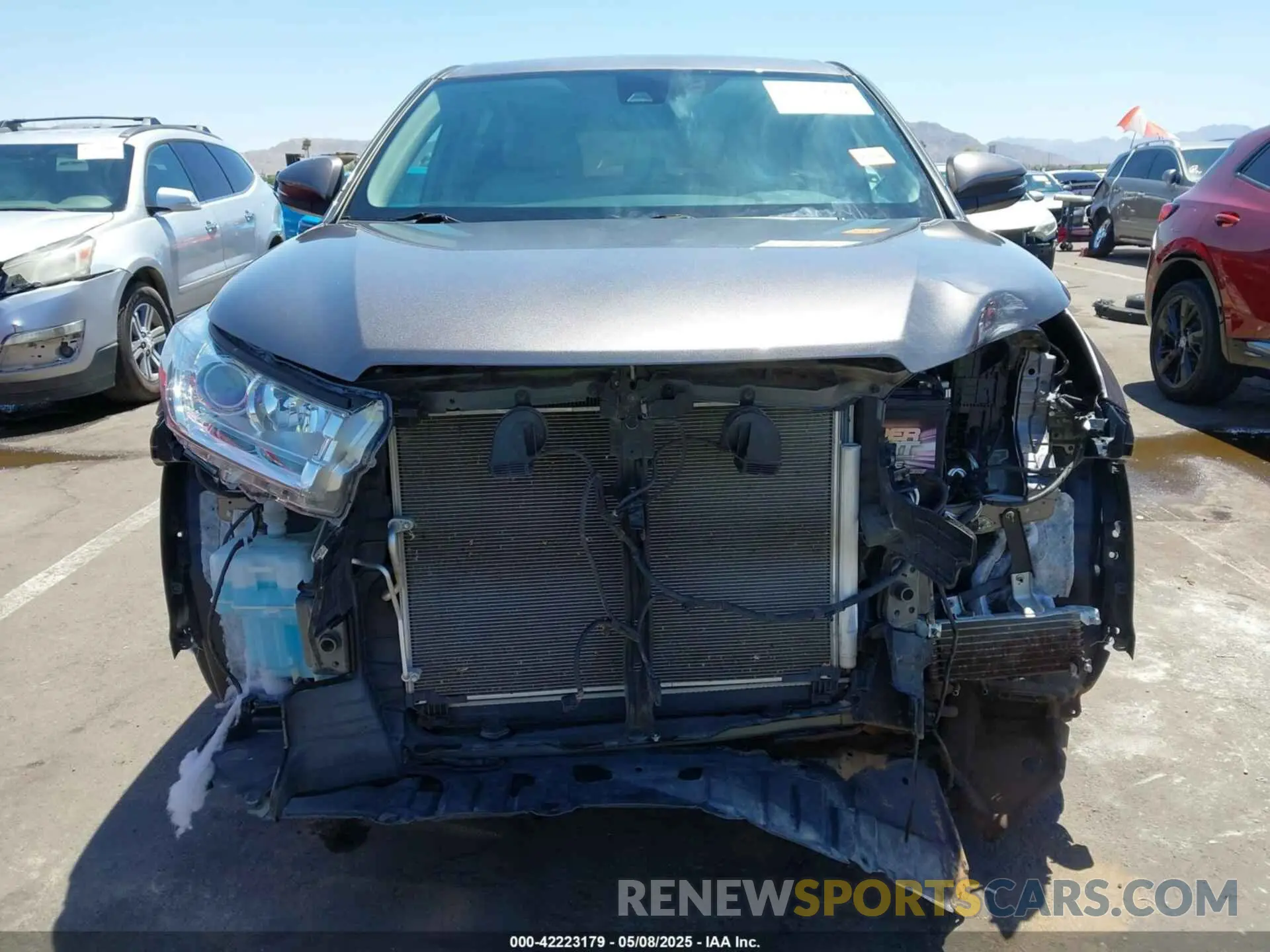 13 fotografías del automóvil dañado 5TDZZRFH4KS335955 TOYOTA HIGHLANDER 2019