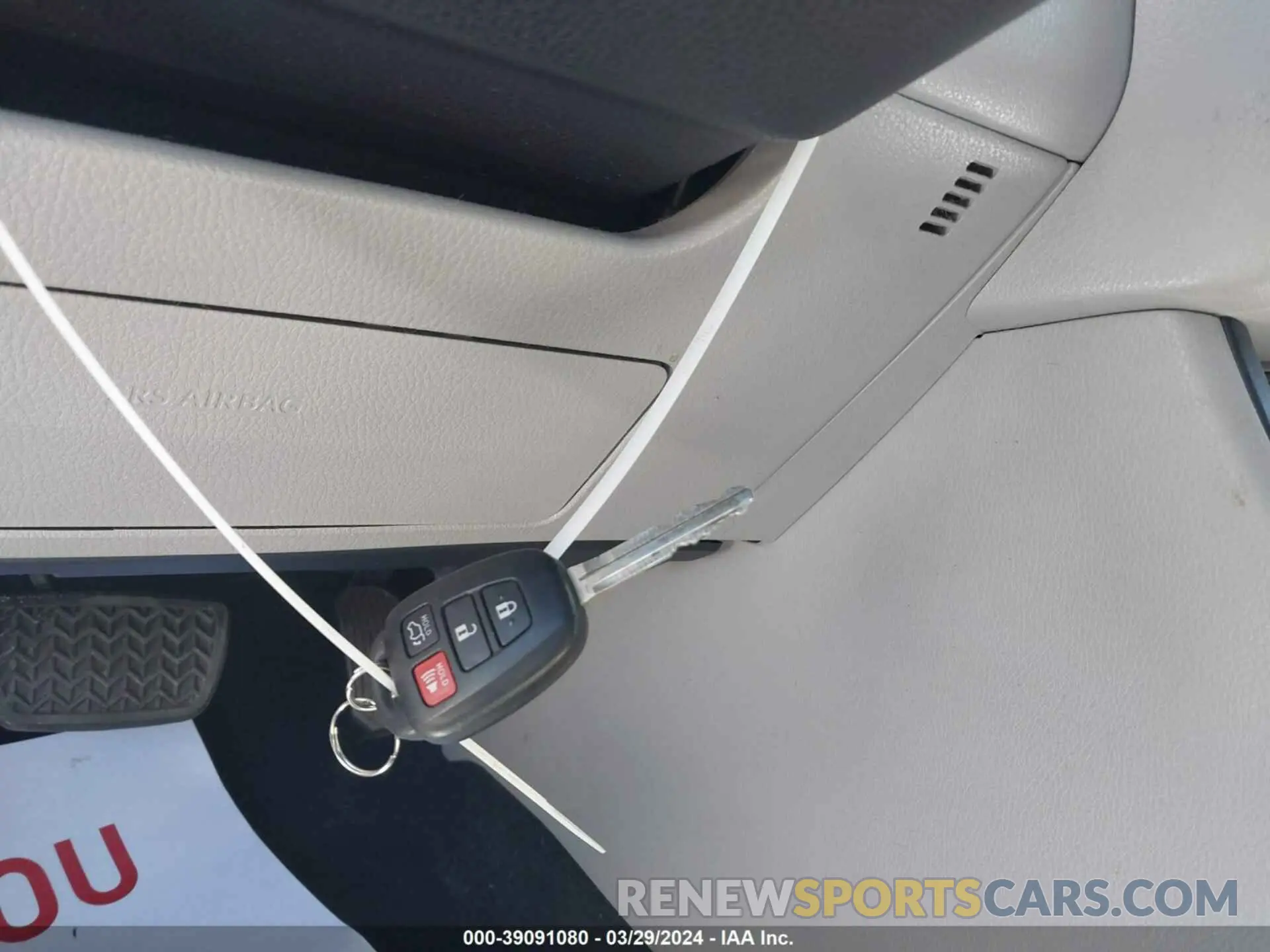 11 fotografías del automóvil dañado 5TDZZRFH4KS336359 TOYOTA HIGHLANDER 2019