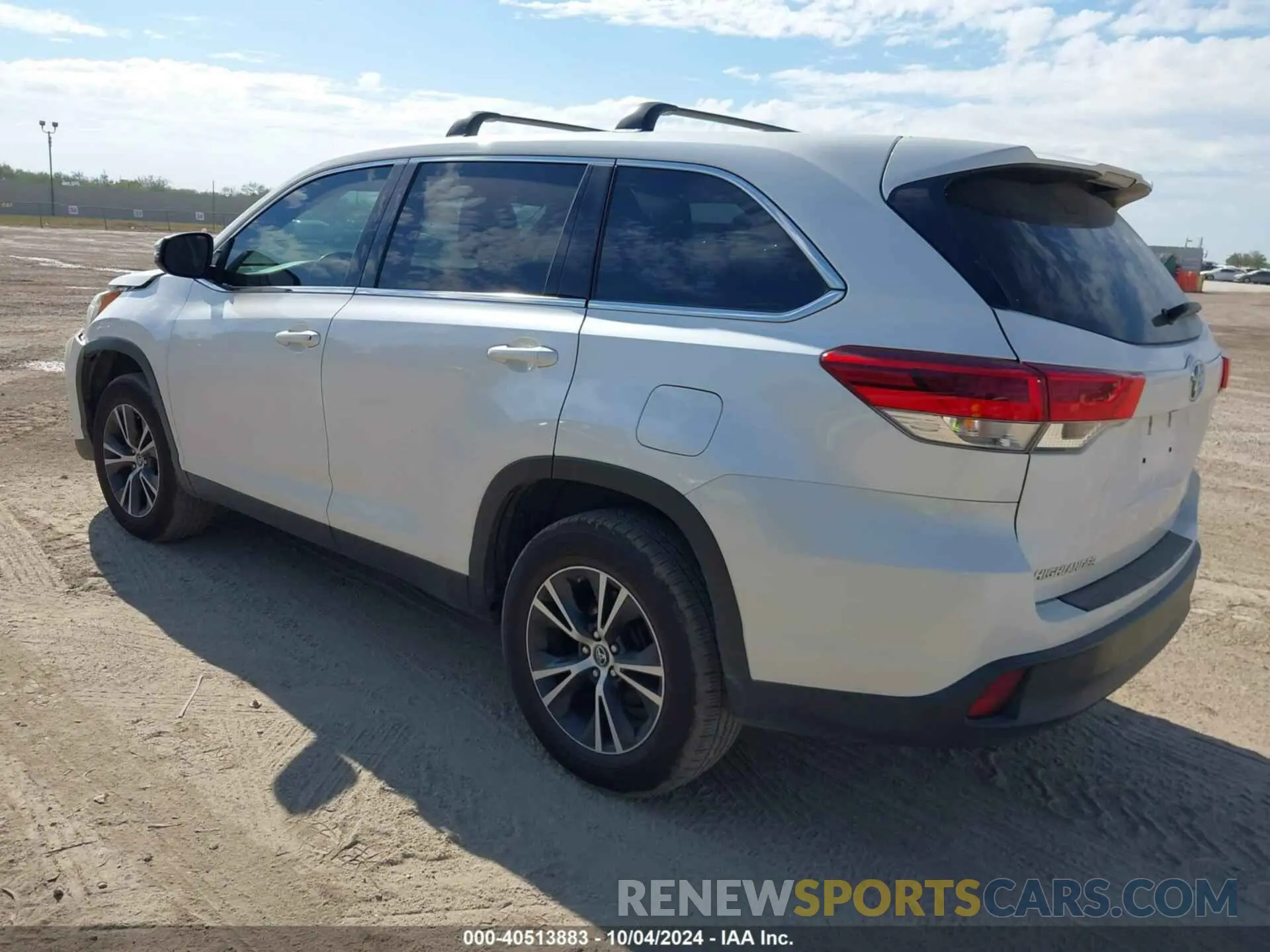 3 fotografías del automóvil dañado 5TDZZRFH5KS289553 TOYOTA HIGHLANDER 2019