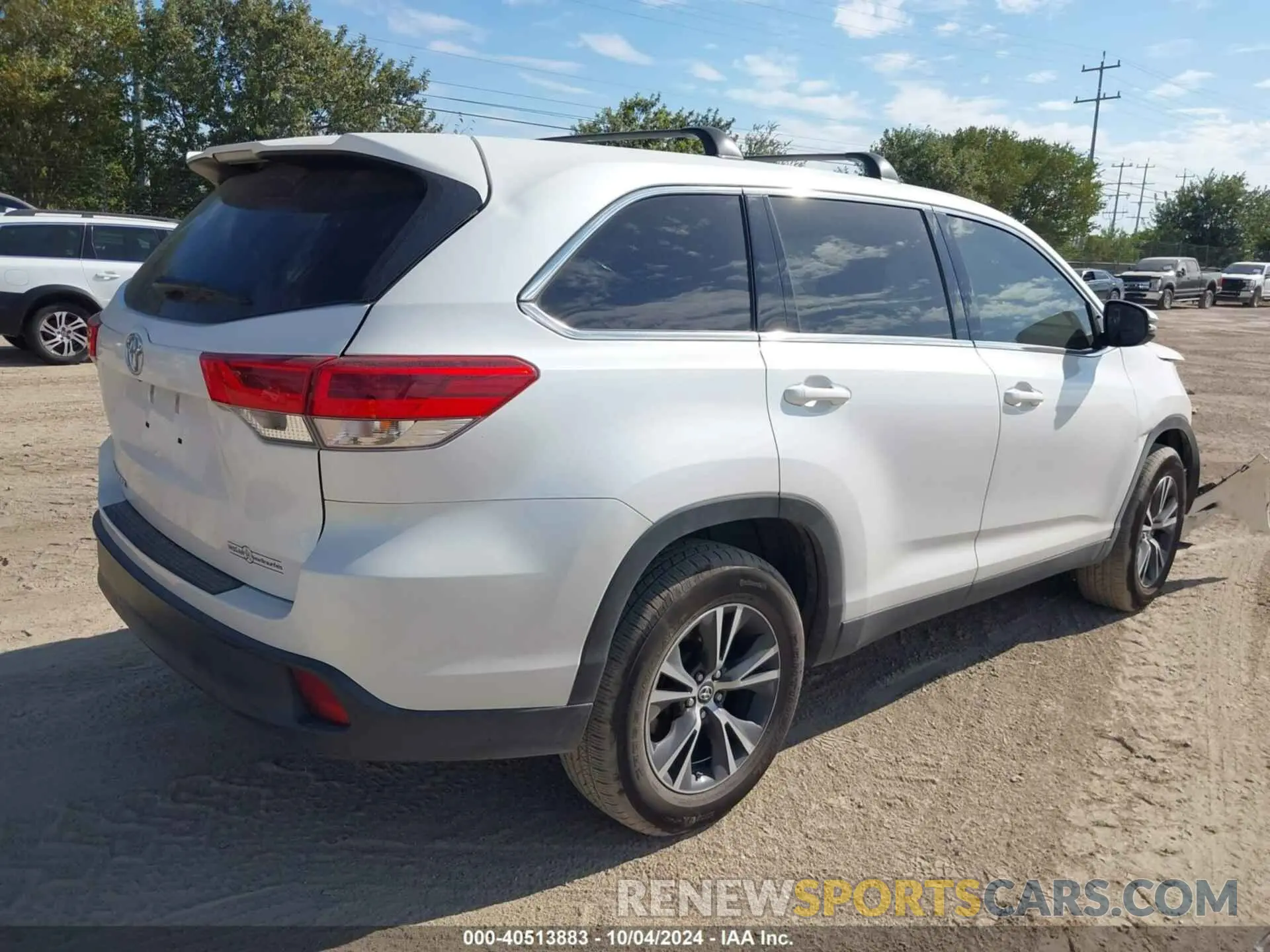 4 fotografías del automóvil dañado 5TDZZRFH5KS289553 TOYOTA HIGHLANDER 2019