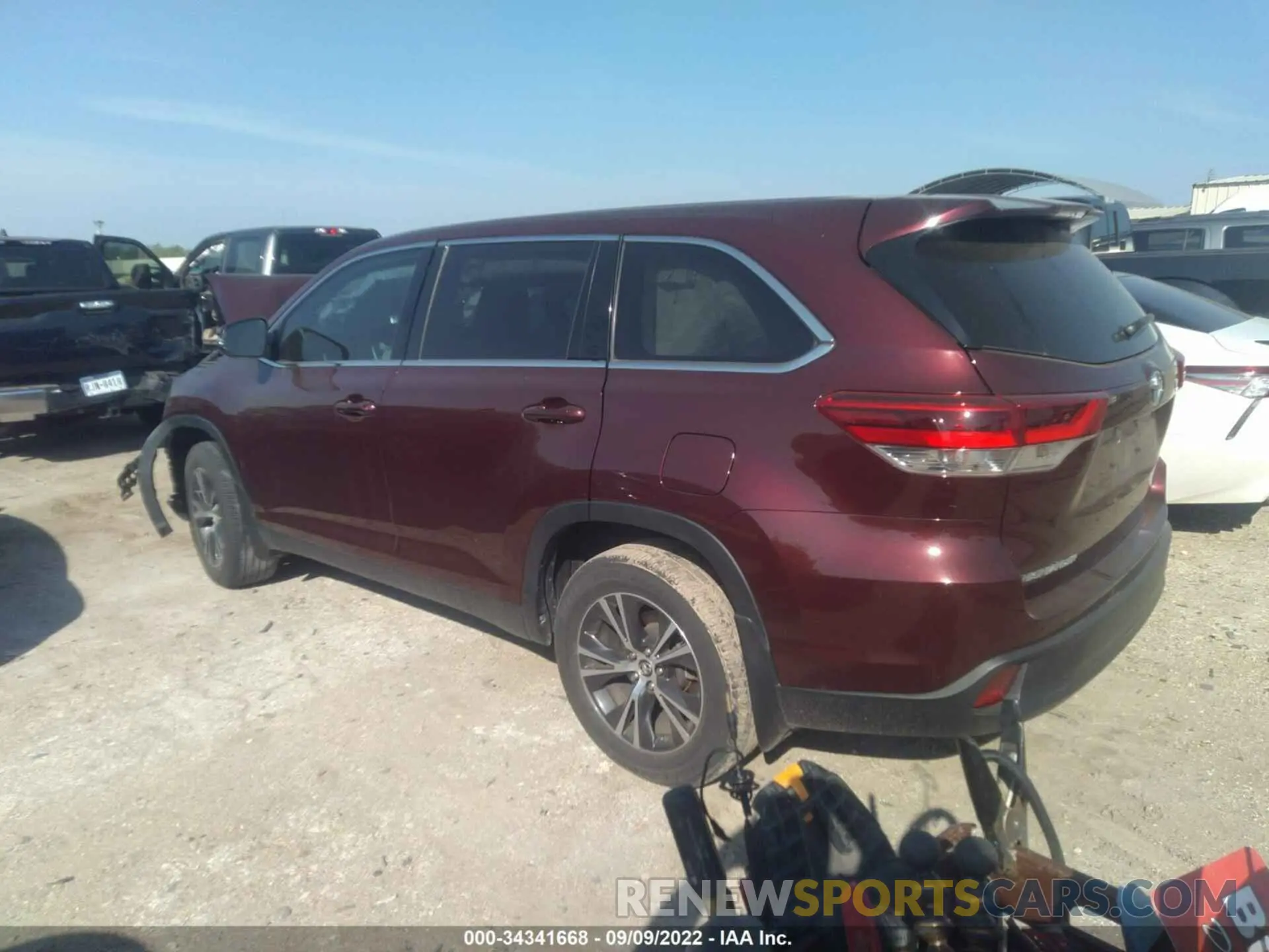 3 fotografías del automóvil dañado 5TDZZRFH5KS341750 TOYOTA HIGHLANDER 2019