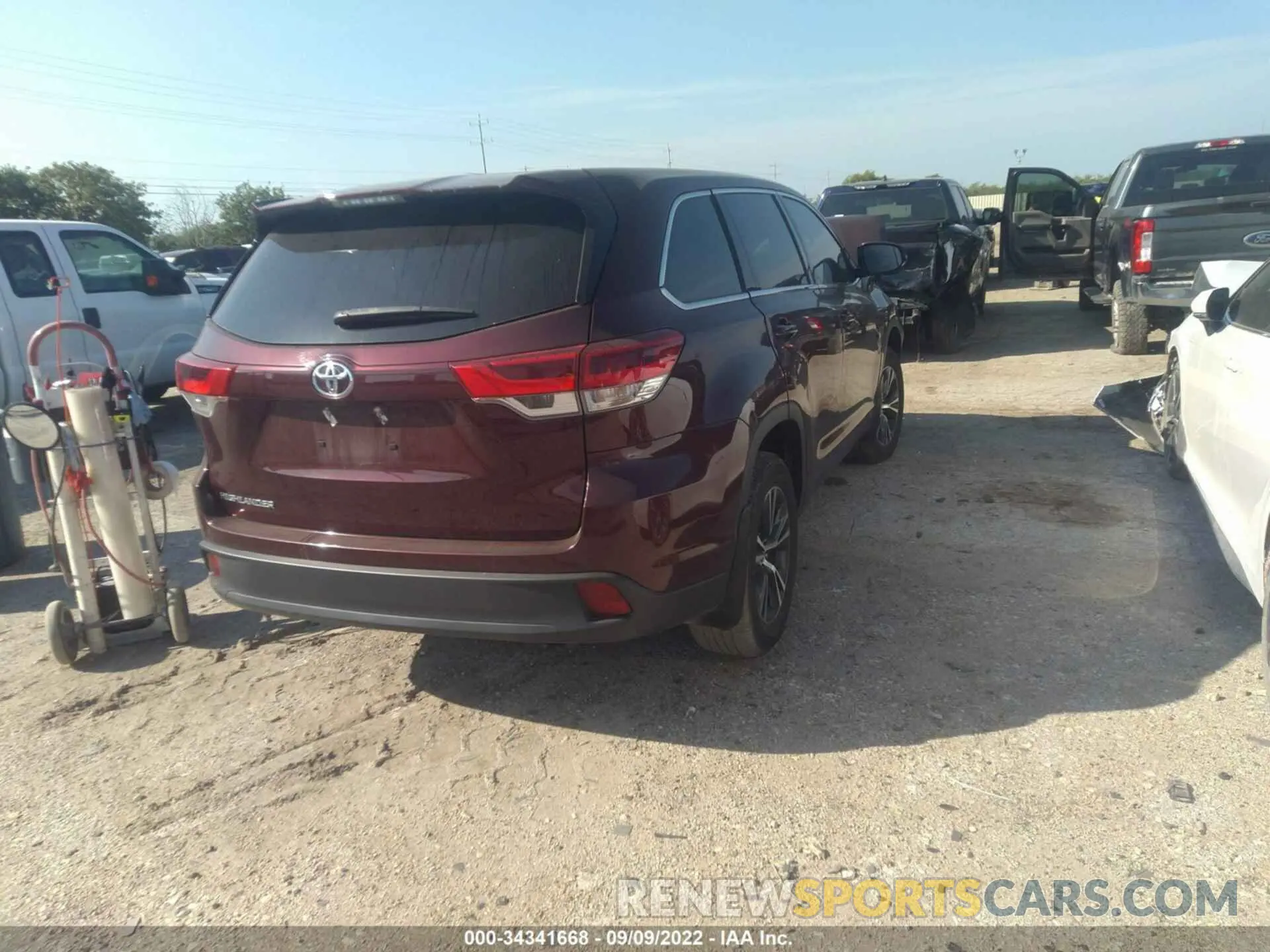 4 fotografías del automóvil dañado 5TDZZRFH5KS341750 TOYOTA HIGHLANDER 2019