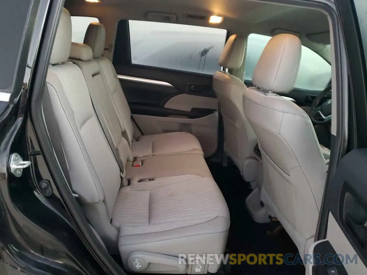 11 fotografías del automóvil dañado 5TDZZRFH5KS351162 TOYOTA HIGHLANDER 2019