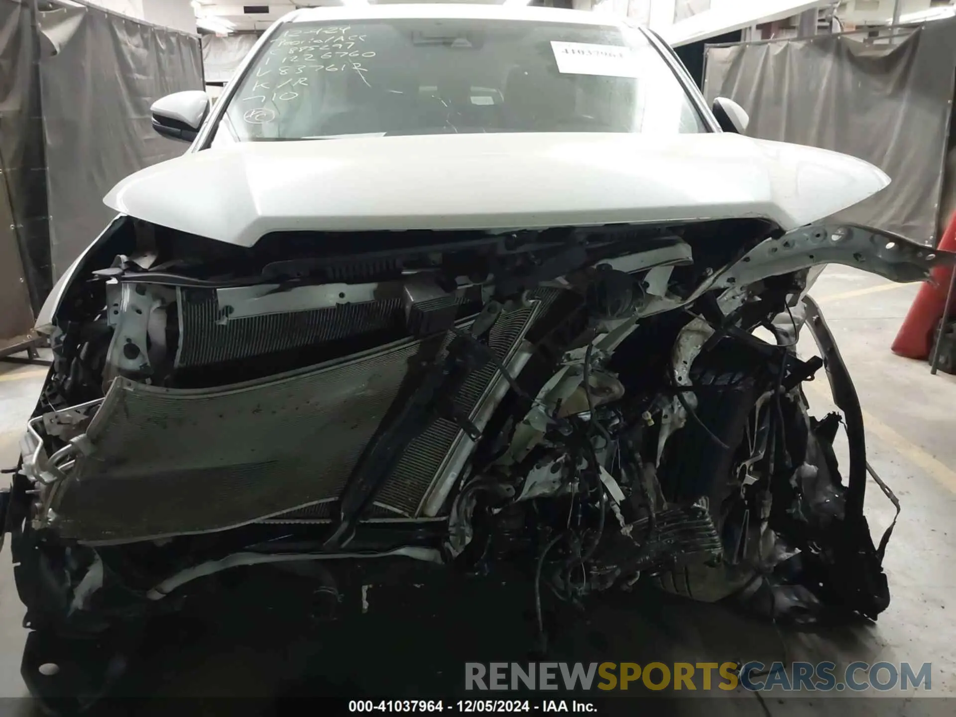 12 fotografías del automóvil dañado 5TDZZRFH5KS362629 TOYOTA HIGHLANDER 2019