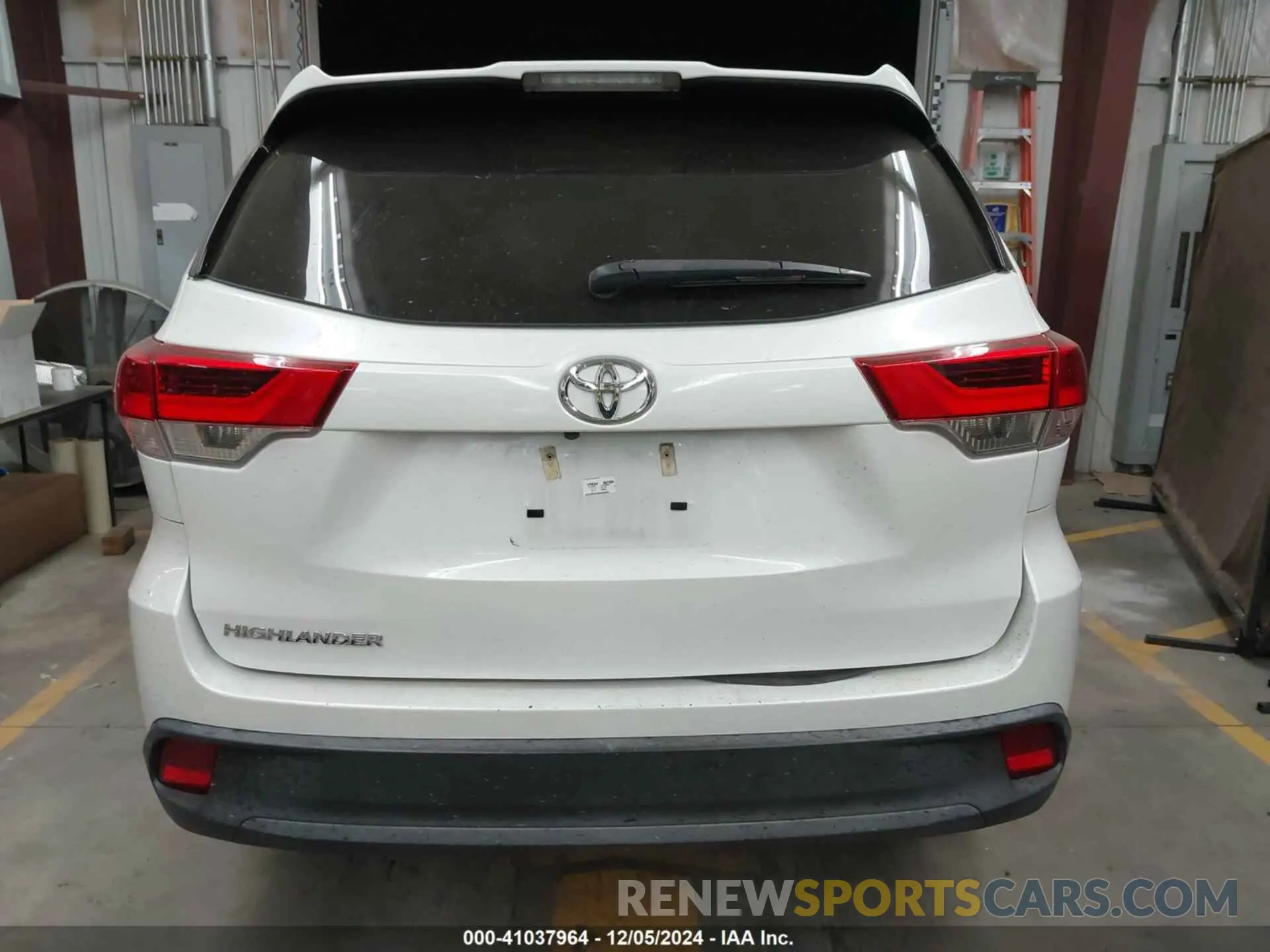 16 fotografías del automóvil dañado 5TDZZRFH5KS362629 TOYOTA HIGHLANDER 2019