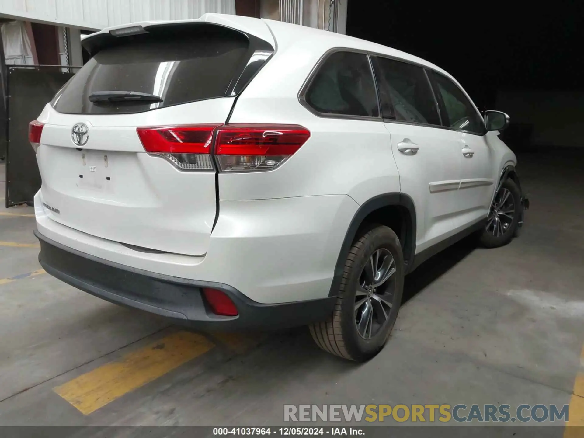 4 fotografías del automóvil dañado 5TDZZRFH5KS362629 TOYOTA HIGHLANDER 2019