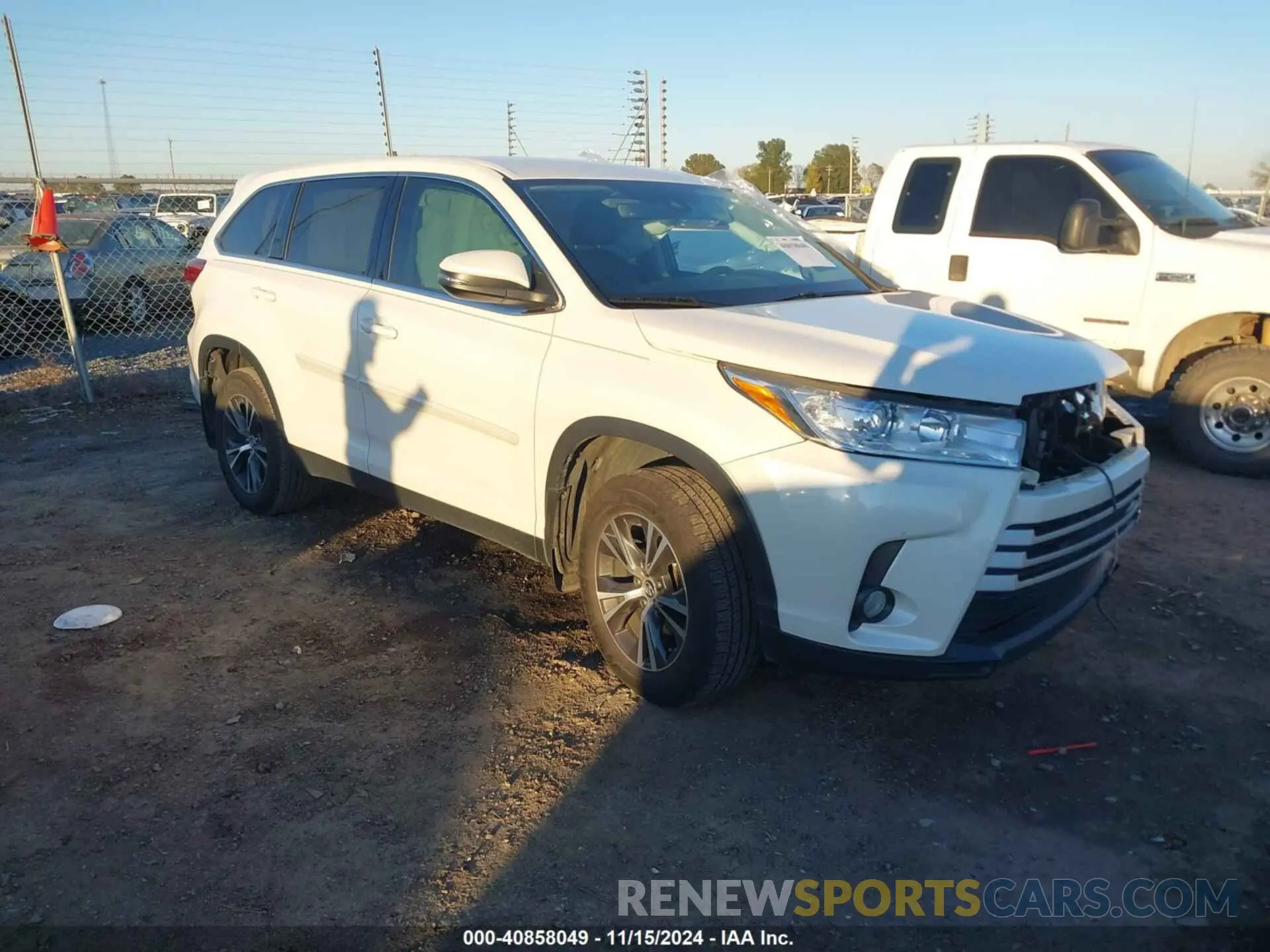 1 fotografías del automóvil dañado 5TDZZRFH5KS365353 TOYOTA HIGHLANDER 2019