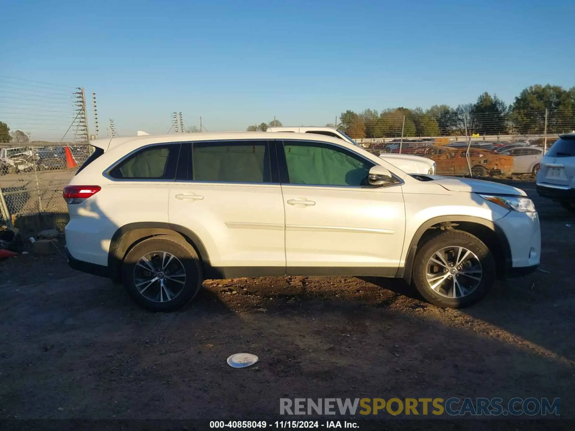 13 fotografías del automóvil dañado 5TDZZRFH5KS365353 TOYOTA HIGHLANDER 2019