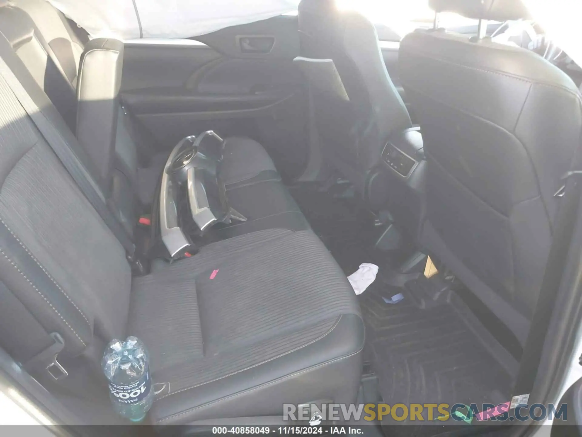 8 fotografías del automóvil dañado 5TDZZRFH5KS365353 TOYOTA HIGHLANDER 2019