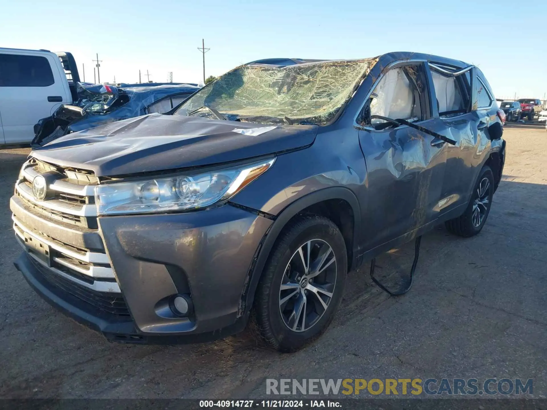 2 fotografías del automóvil dañado 5TDZZRFH6KS310944 TOYOTA HIGHLANDER 2019