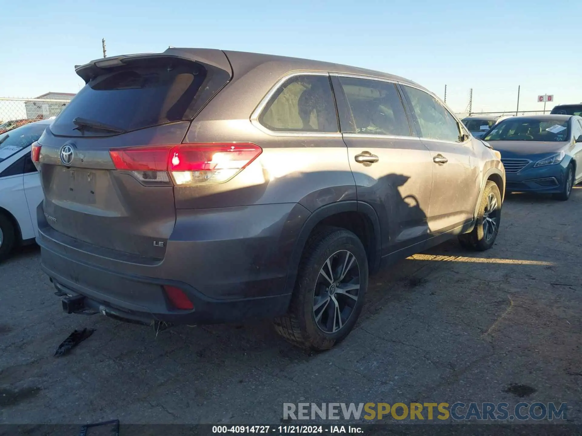 4 fotografías del automóvil dañado 5TDZZRFH6KS310944 TOYOTA HIGHLANDER 2019