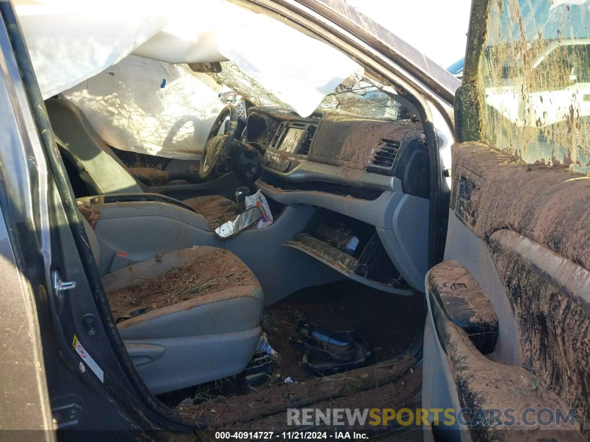 5 fotografías del automóvil dañado 5TDZZRFH6KS310944 TOYOTA HIGHLANDER 2019