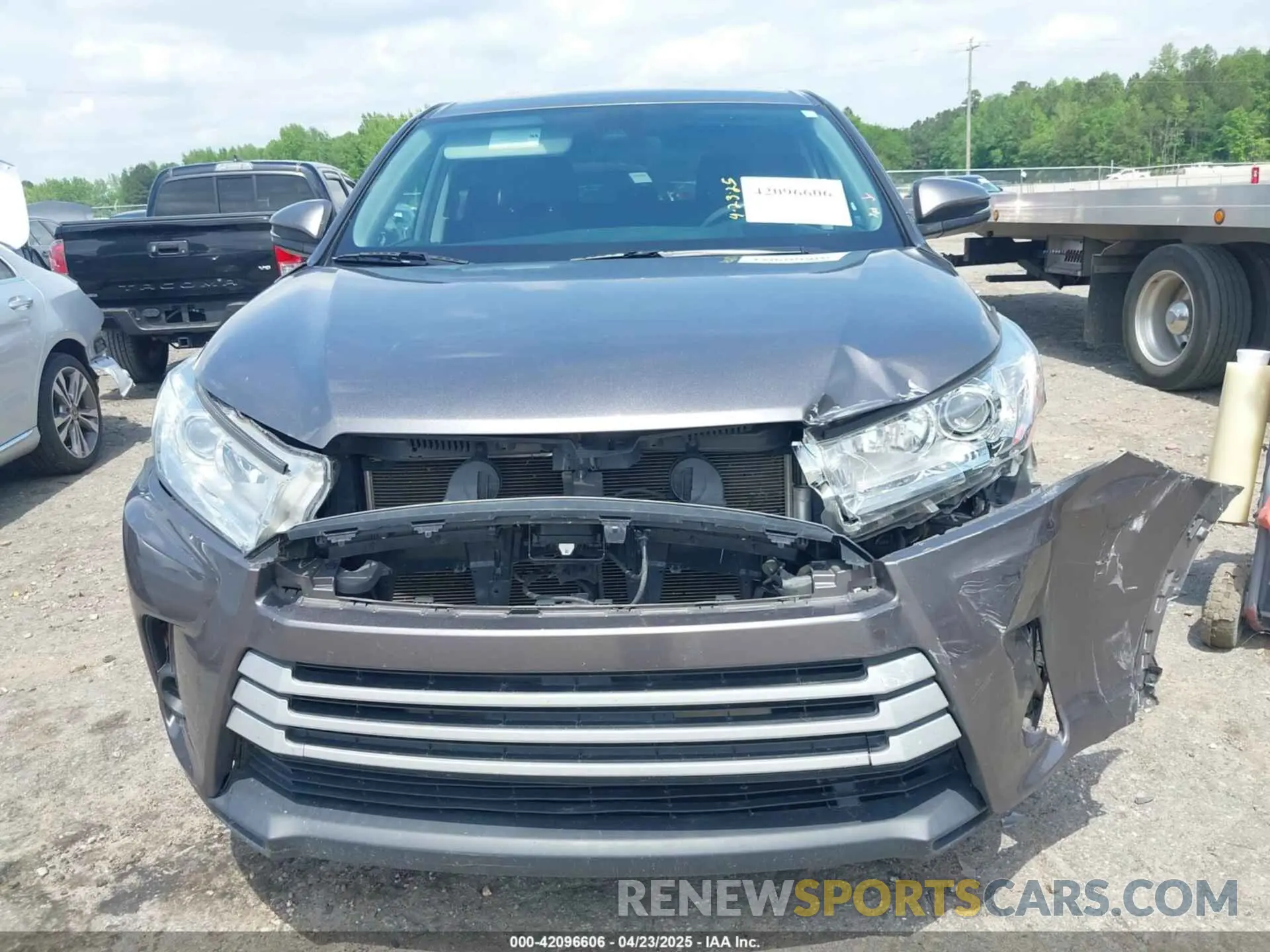 12 fotografías del automóvil dañado 5TDZZRFH6KS319028 TOYOTA HIGHLANDER 2019