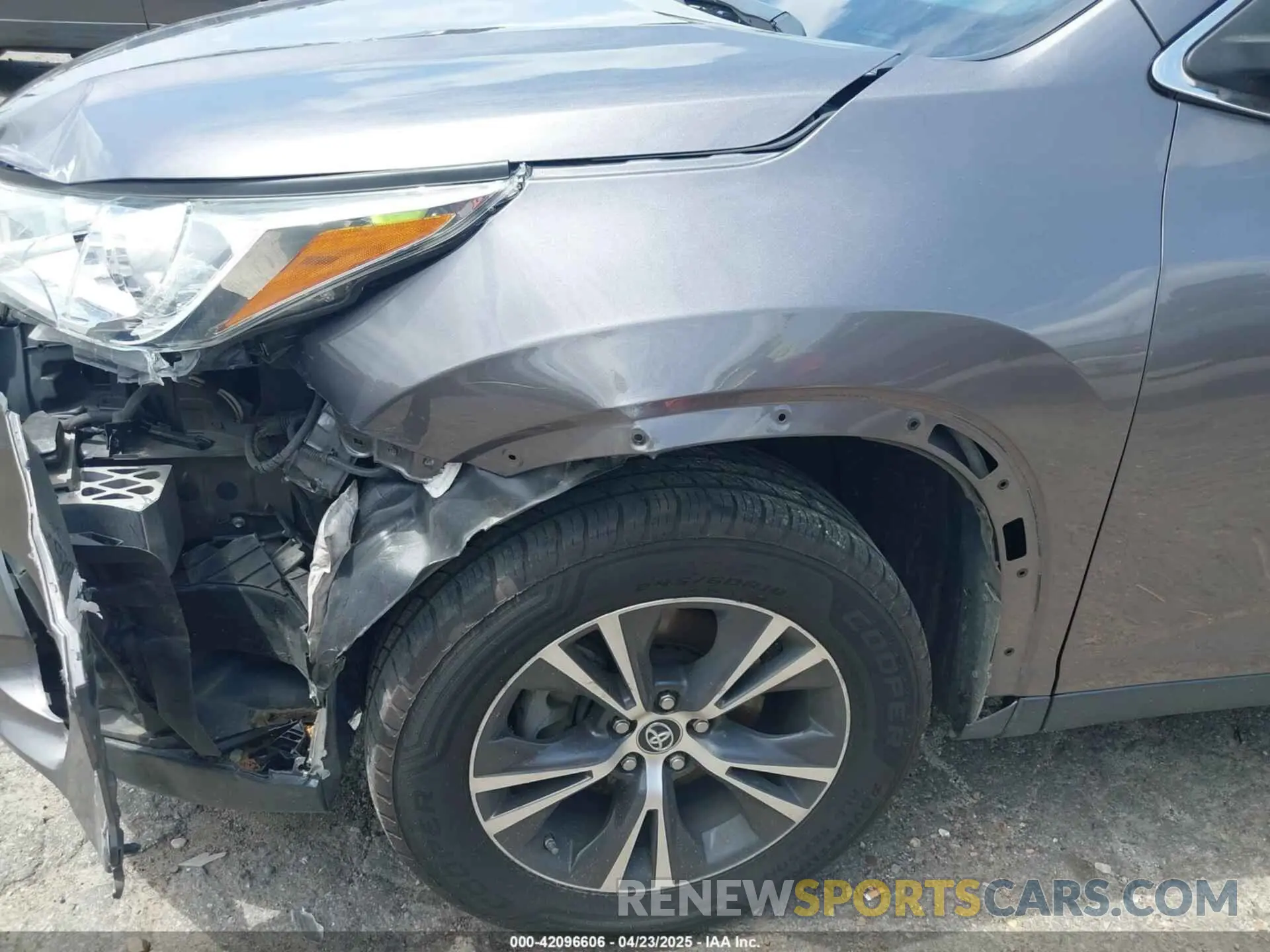 19 fotografías del automóvil dañado 5TDZZRFH6KS319028 TOYOTA HIGHLANDER 2019