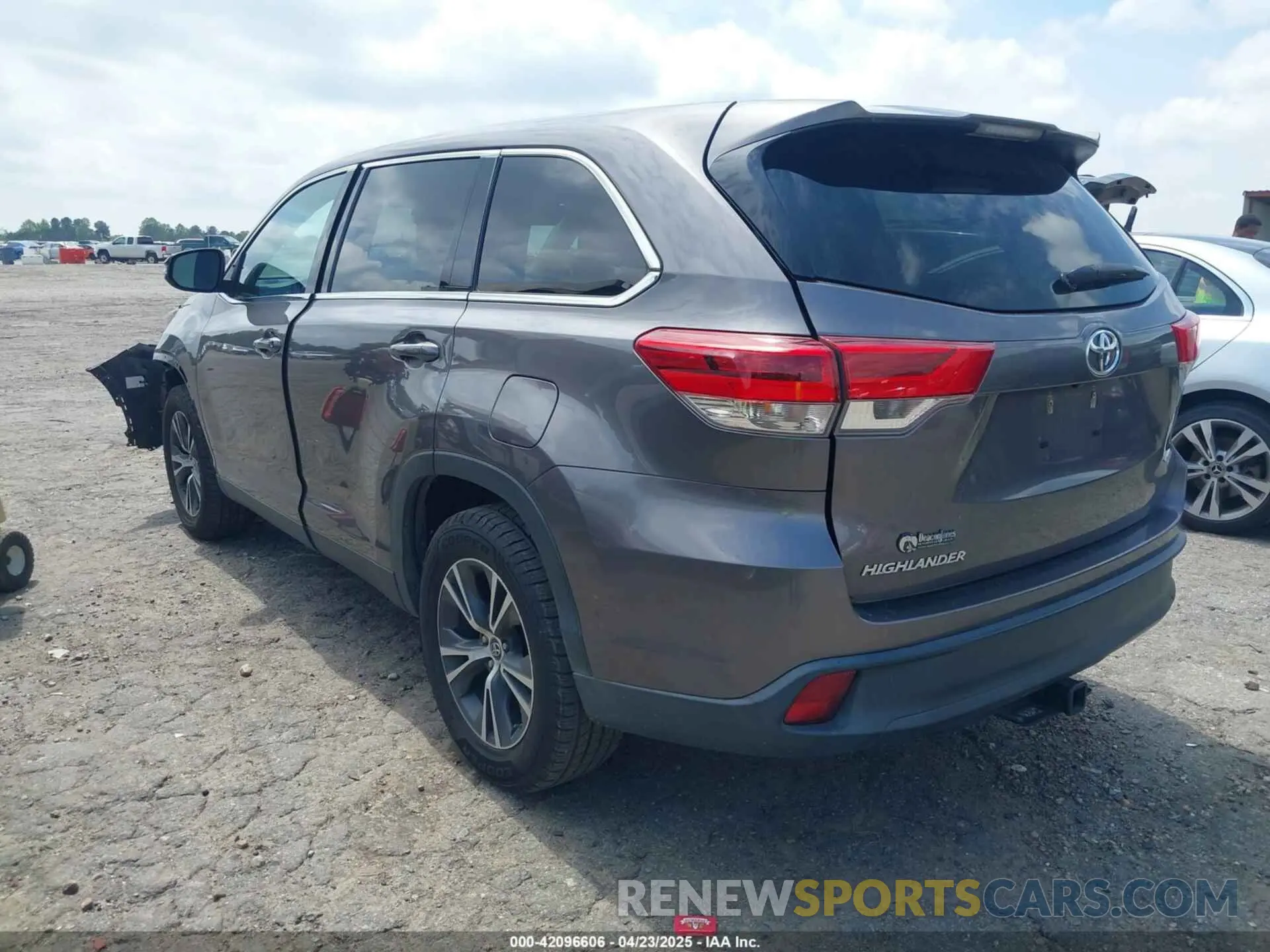 3 fotografías del automóvil dañado 5TDZZRFH6KS319028 TOYOTA HIGHLANDER 2019