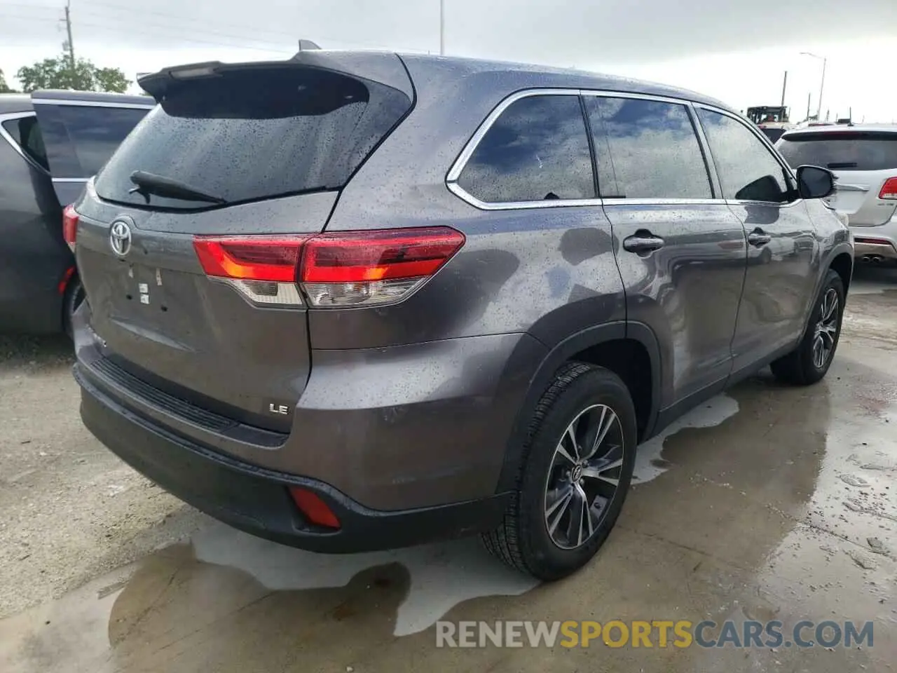 4 fotografías del automóvil dañado 5TDZZRFH6KS342826 TOYOTA HIGHLANDER 2019