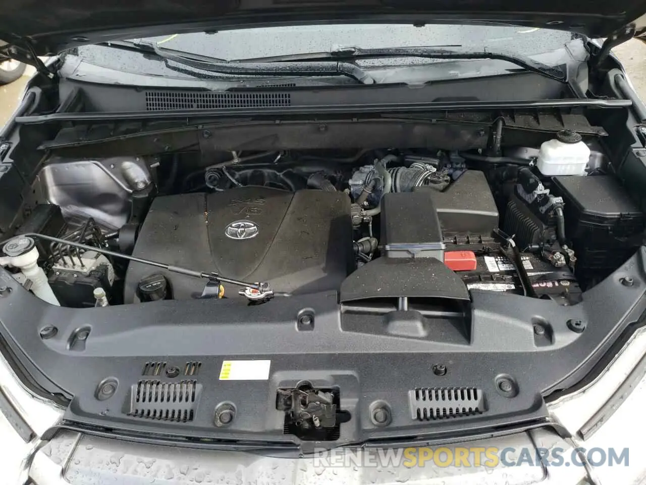 7 fotografías del automóvil dañado 5TDZZRFH6KS342826 TOYOTA HIGHLANDER 2019