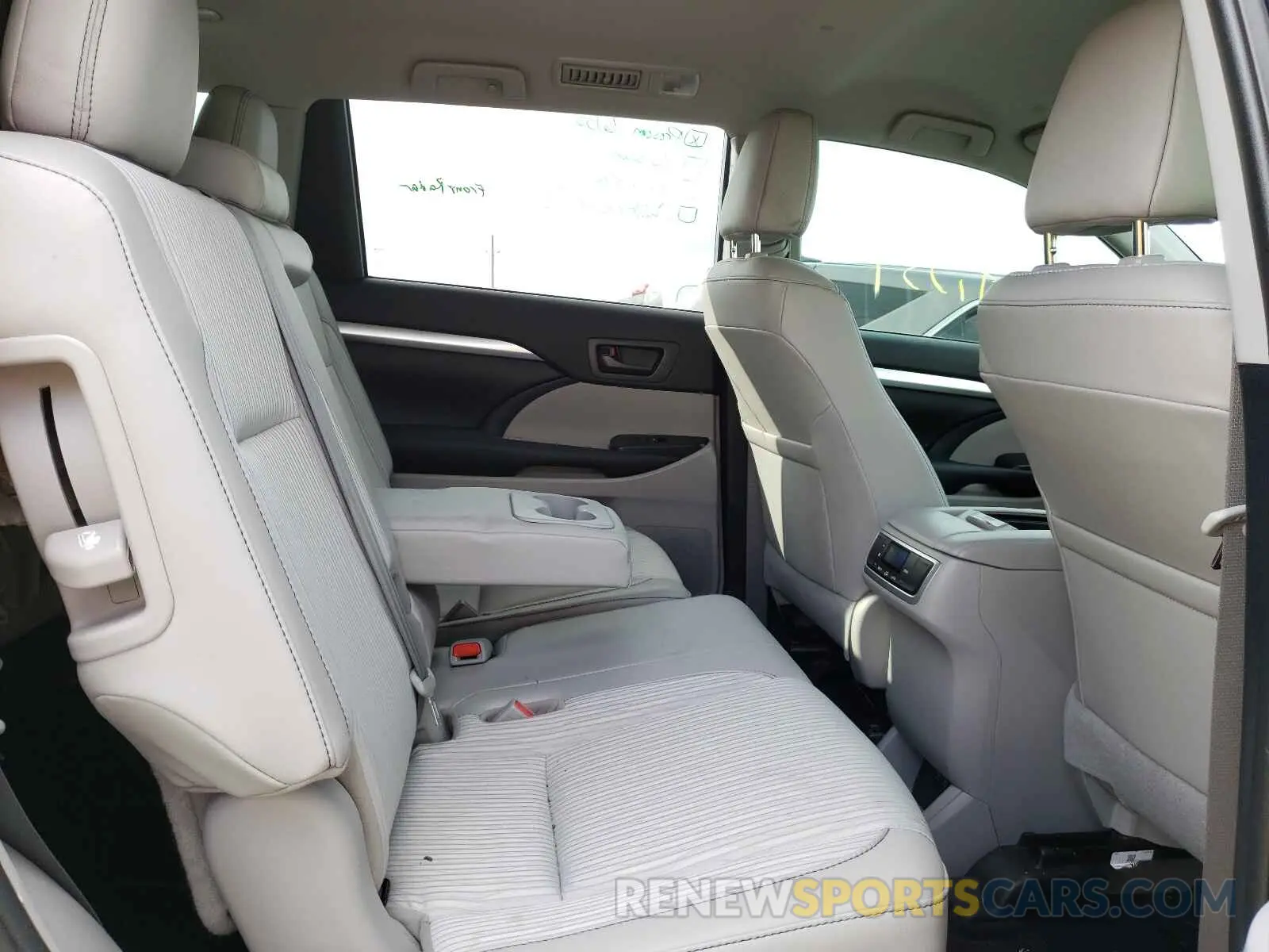 6 fotografías del automóvil dañado 5TDZZRFH6KS368455 TOYOTA HIGHLANDER 2019