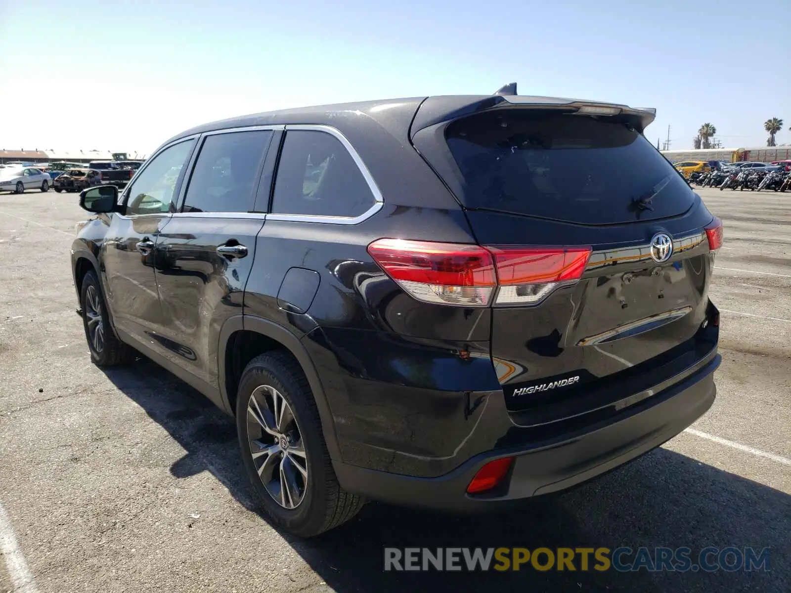 3 fotografías del automóvil dañado 5TDZZRFH7KS291806 TOYOTA HIGHLANDER 2019