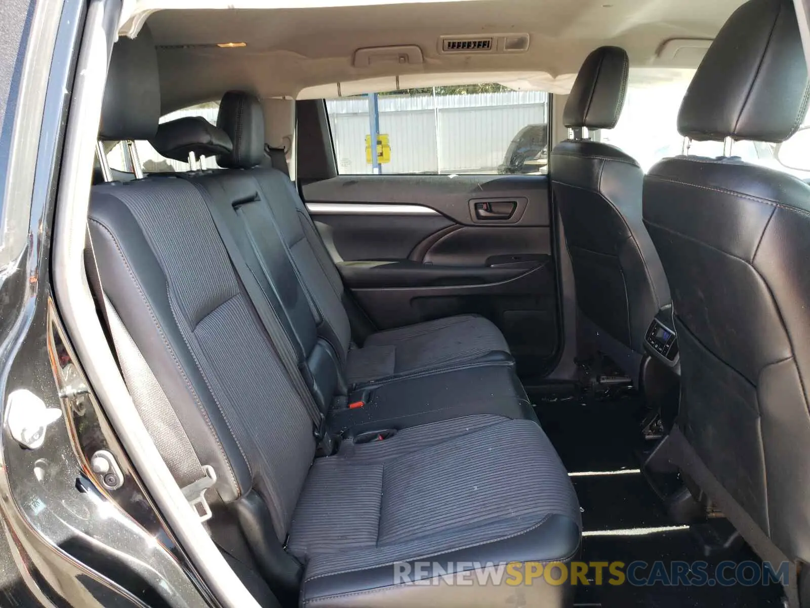6 fotografías del automóvil dañado 5TDZZRFH7KS291806 TOYOTA HIGHLANDER 2019