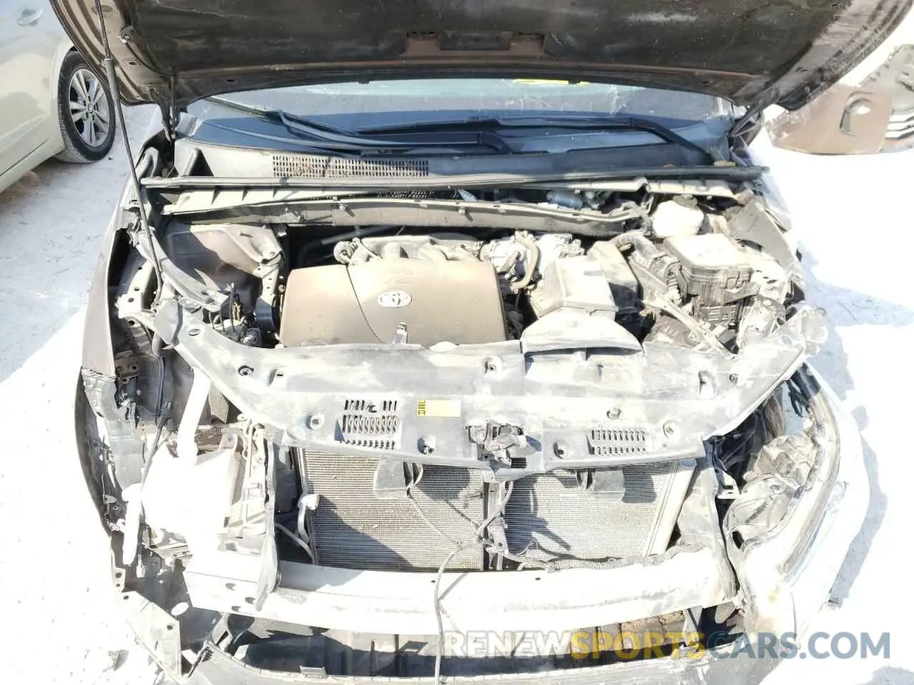 7 fotografías del automóvil dañado 5TDZZRFH7KS293247 TOYOTA HIGHLANDER 2019
