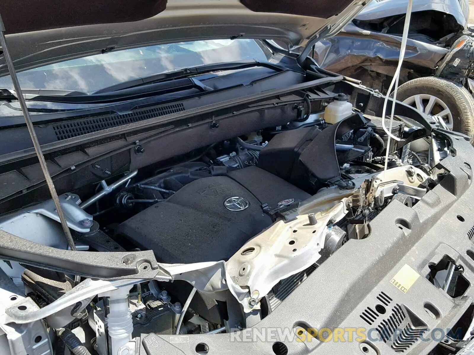 7 fotografías del automóvil dañado 5TDZZRFH7KS308524 TOYOTA HIGHLANDER 2019
