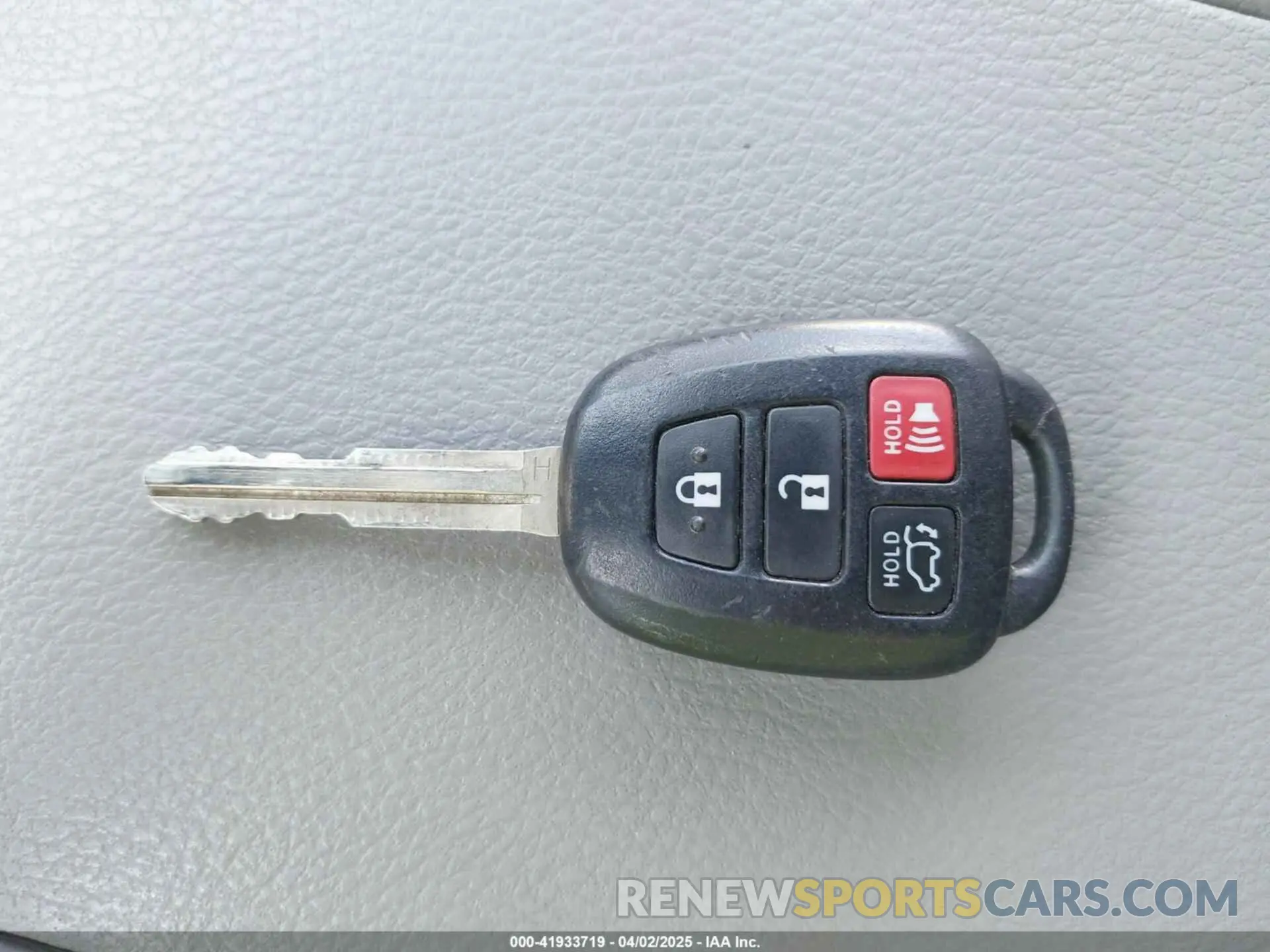 11 fotografías del automóvil dañado 5TDZZRFH7KS311410 TOYOTA HIGHLANDER 2019