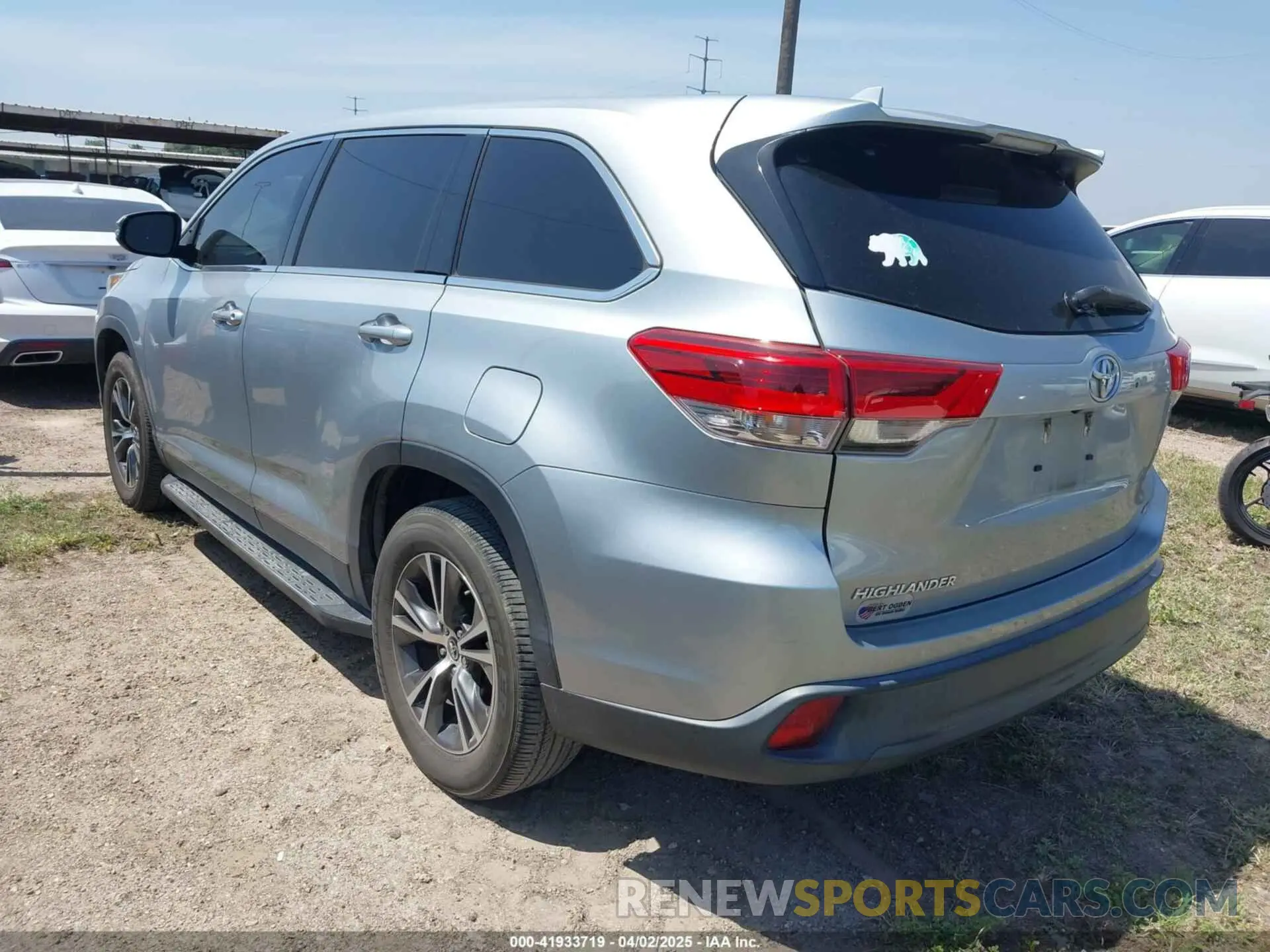 3 fotografías del automóvil dañado 5TDZZRFH7KS311410 TOYOTA HIGHLANDER 2019