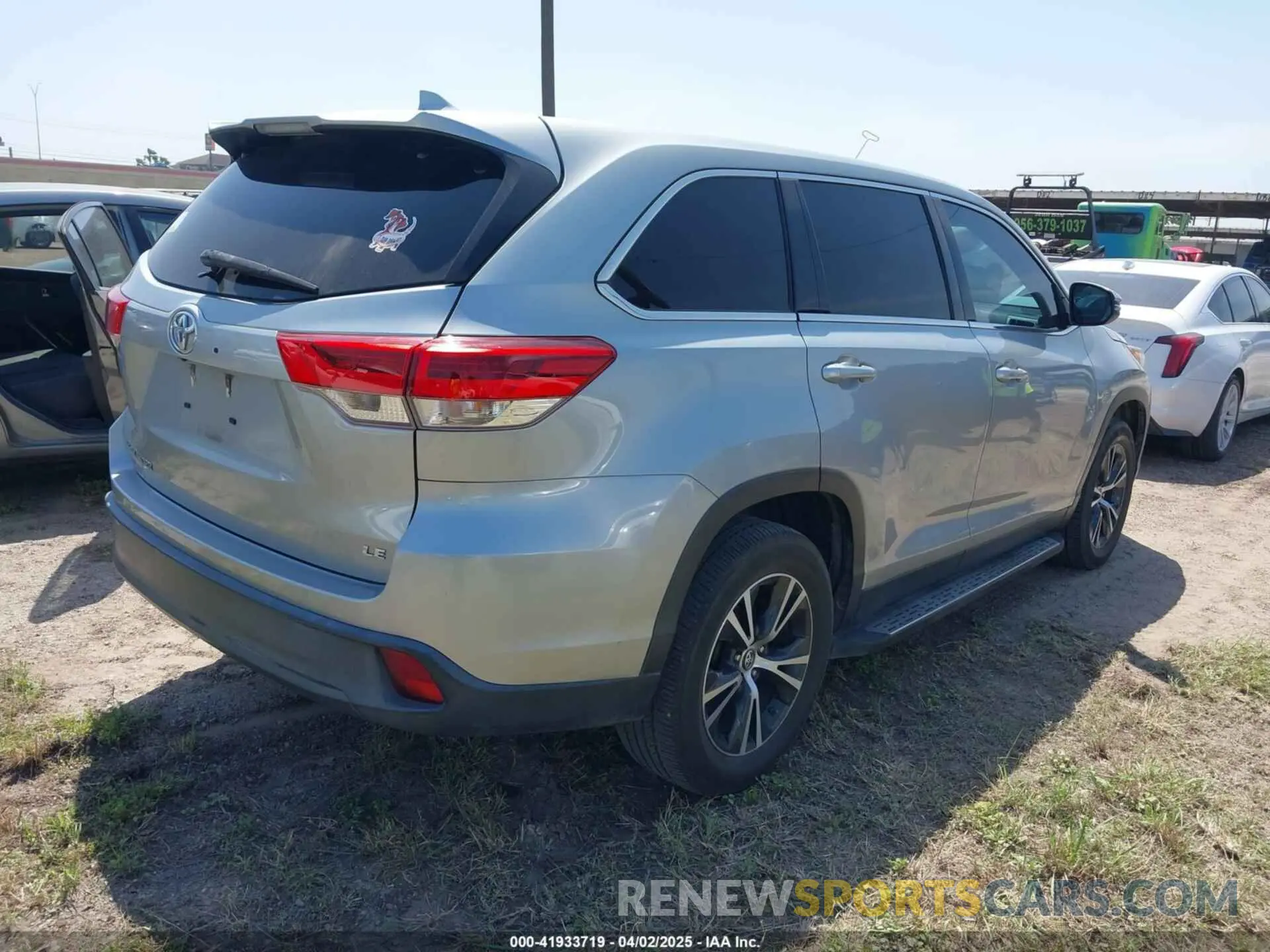 4 fotografías del automóvil dañado 5TDZZRFH7KS311410 TOYOTA HIGHLANDER 2019