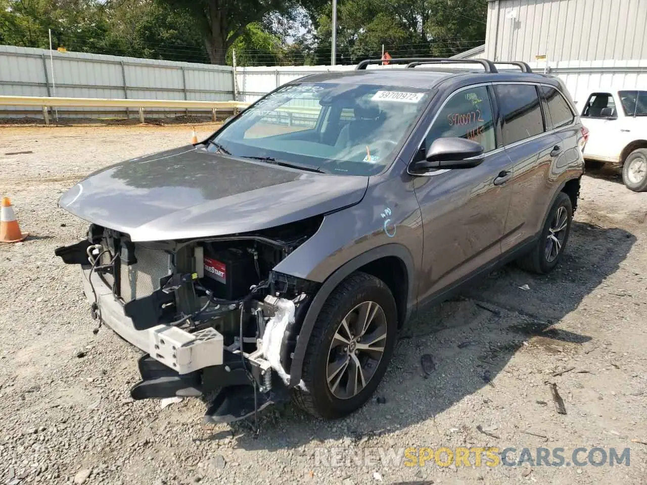 2 fotografías del automóvil dañado 5TDZZRFH7KS331625 TOYOTA HIGHLANDER 2019