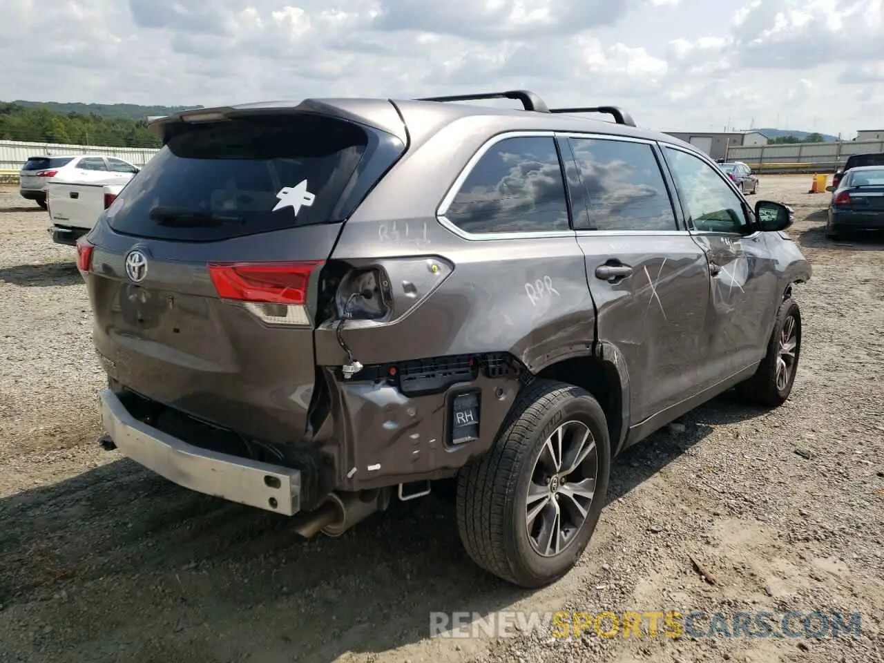 4 fotografías del automóvil dañado 5TDZZRFH7KS331625 TOYOTA HIGHLANDER 2019