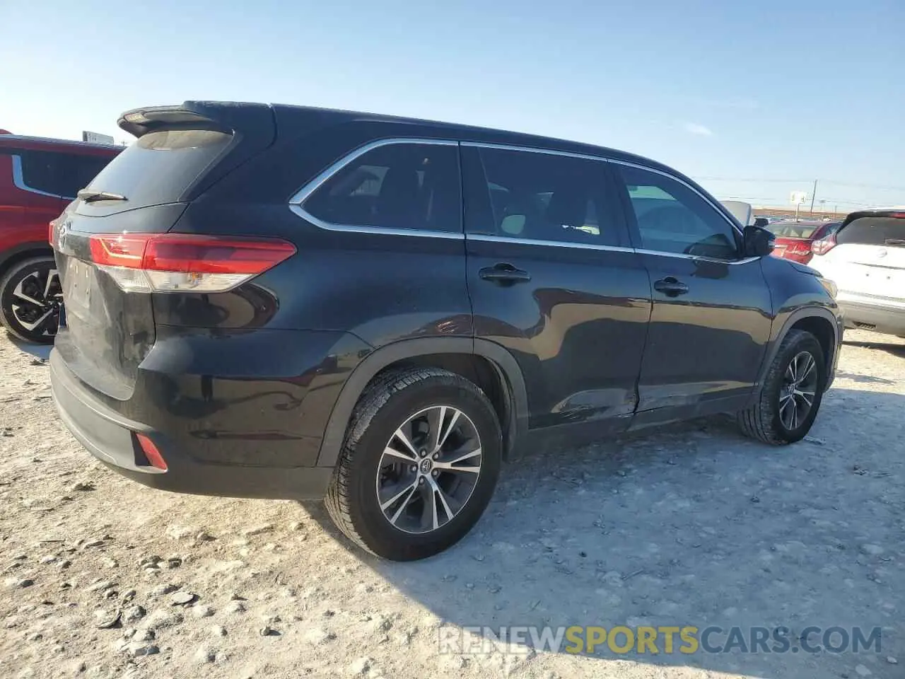 3 fotografías del automóvil dañado 5TDZZRFH7KS336193 TOYOTA HIGHLANDER 2019