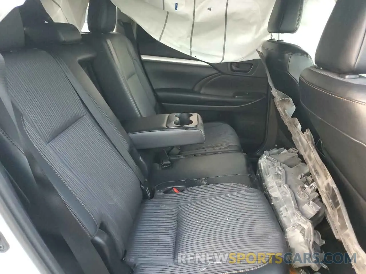 10 fotografías del automóvil dañado 5TDZZRFH7KS364690 TOYOTA HIGHLANDER 2019