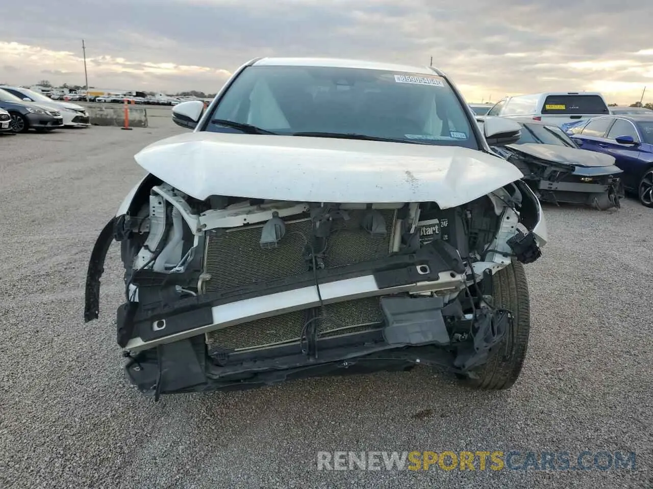 5 fotografías del automóvil dañado 5TDZZRFH7KS364690 TOYOTA HIGHLANDER 2019