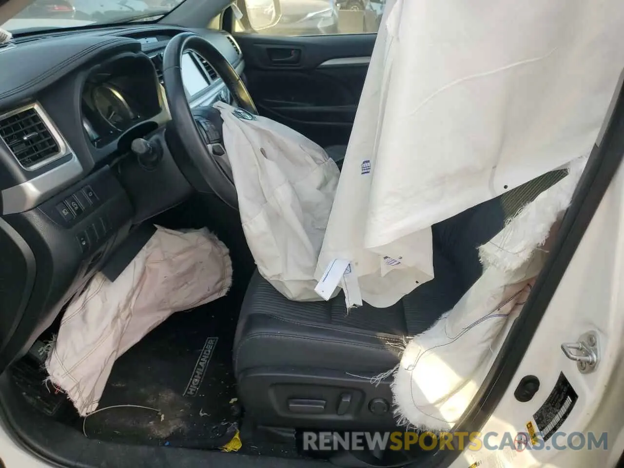 7 fotografías del automóvil dañado 5TDZZRFH7KS364690 TOYOTA HIGHLANDER 2019