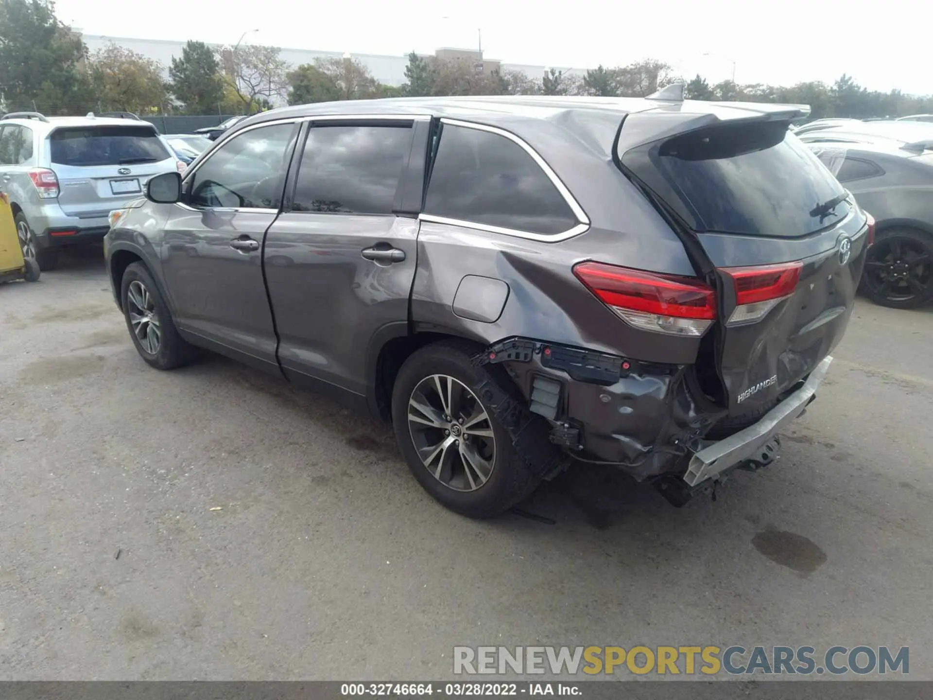 3 fotografías del automóvil dañado 5TDZZRFH8KS289949 TOYOTA HIGHLANDER 2019