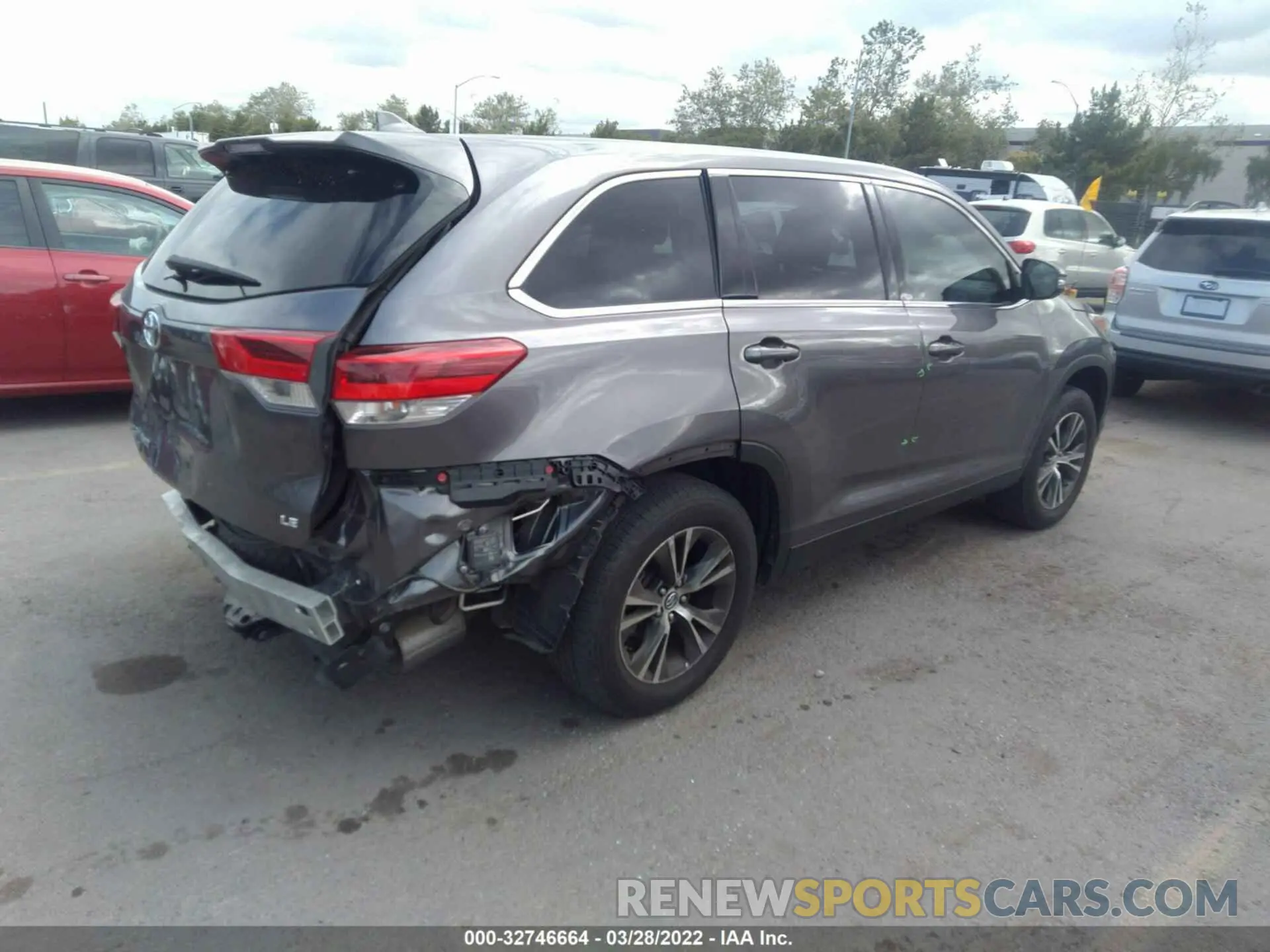 4 fotografías del automóvil dañado 5TDZZRFH8KS289949 TOYOTA HIGHLANDER 2019