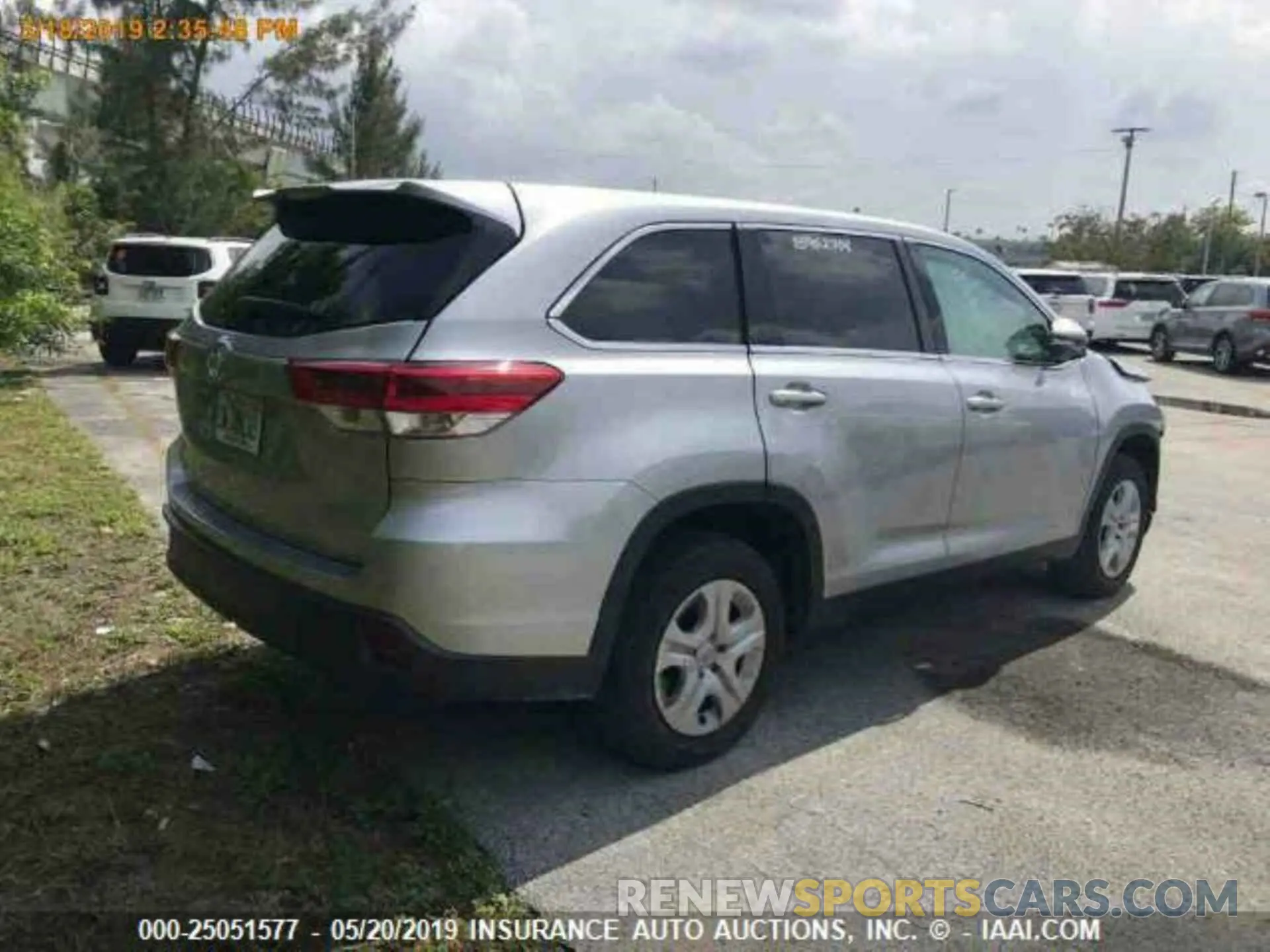 4 fotografías del automóvil dañado 5TDZZRFH8KS298697 TOYOTA HIGHLANDER 2019