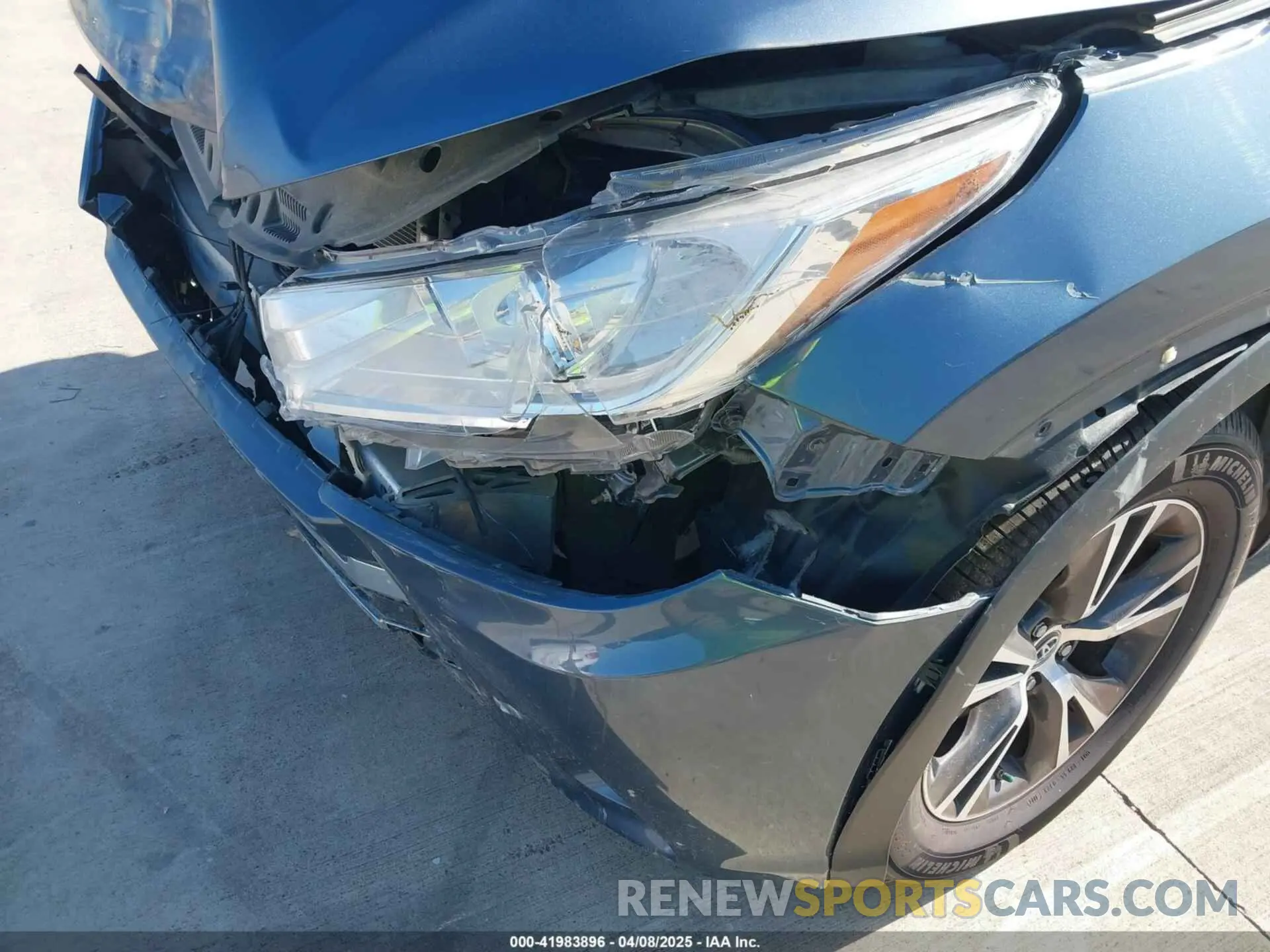 20 fotografías del automóvil dañado 5TDZZRFH8KS321265 TOYOTA HIGHLANDER 2019