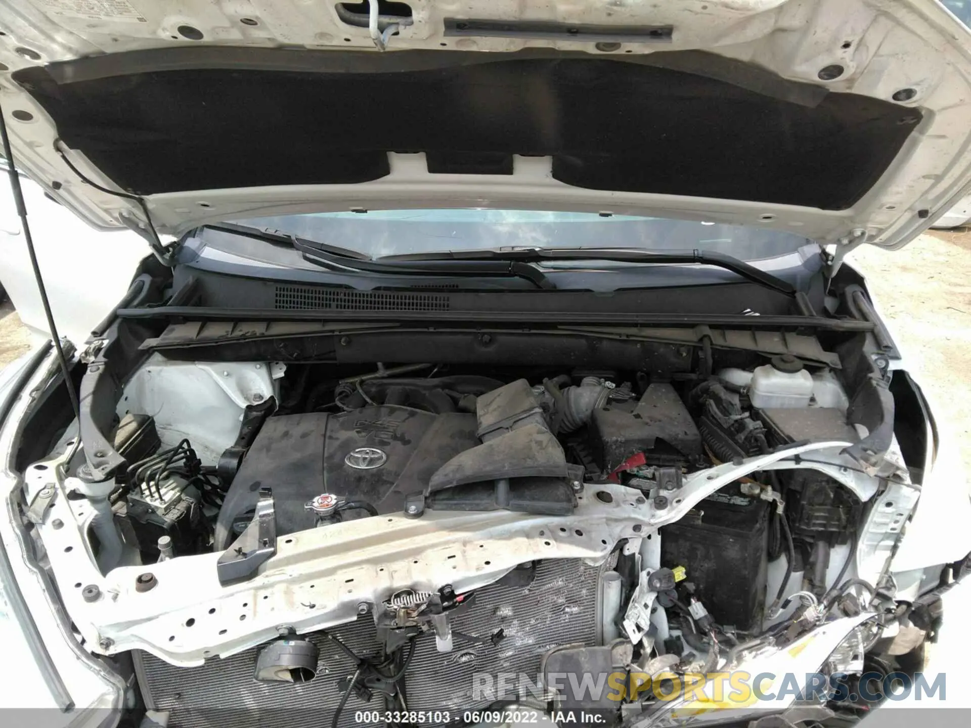 10 fotografías del automóvil dañado 5TDZZRFH8KS342729 TOYOTA HIGHLANDER 2019